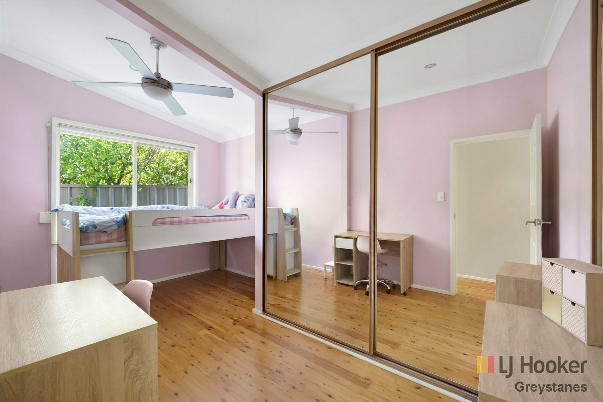 80 Grevillea Crescent — photo 7 of 11