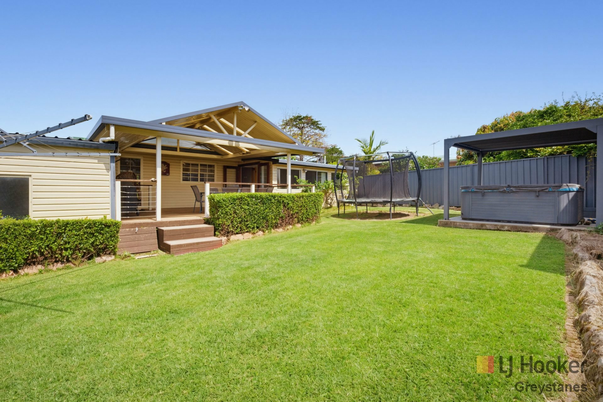 80 Grevillea Crescent — photo 10 of 11