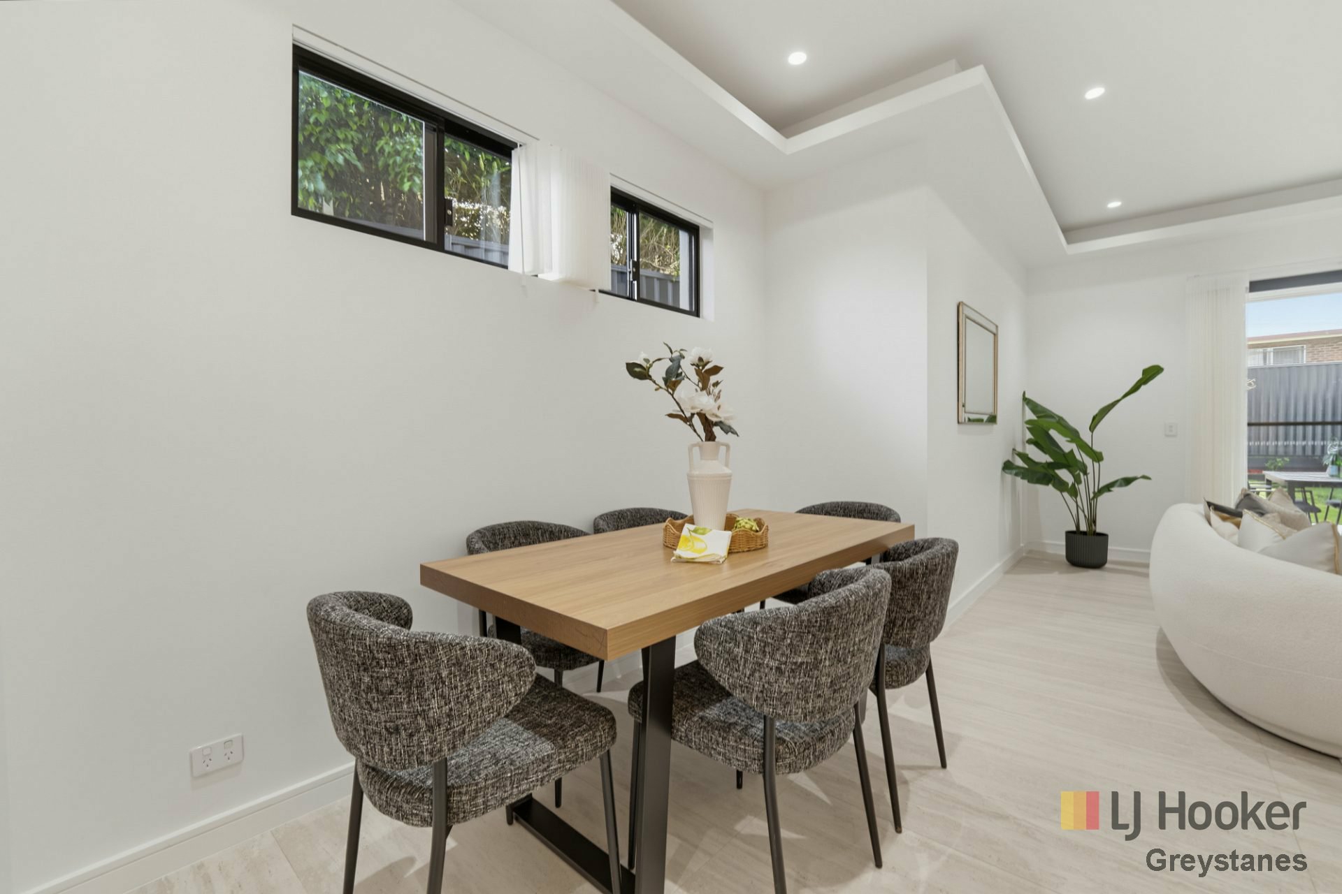 52 Alpha Rd — photo 4 of 12