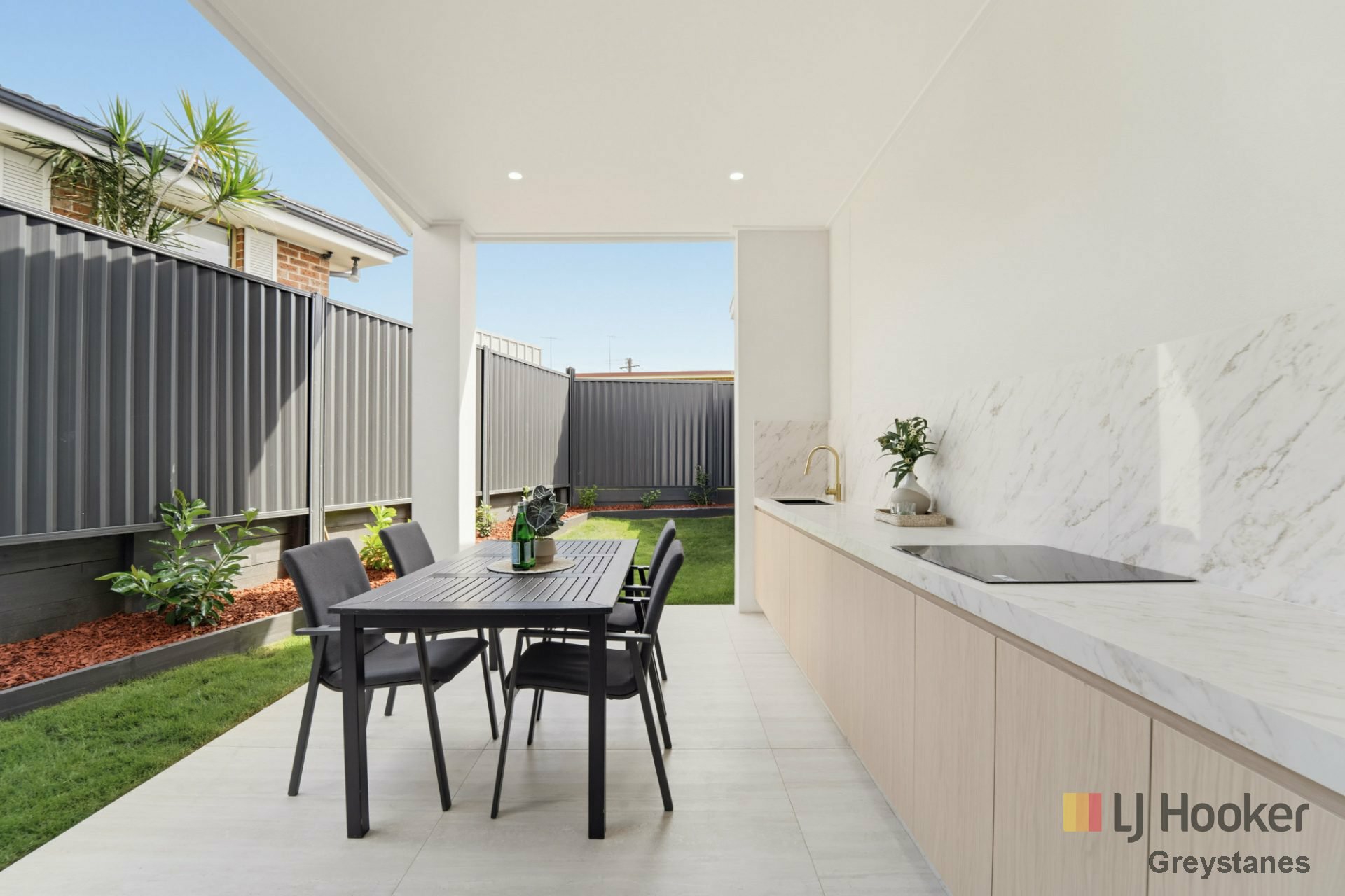 52 Alpha Rd — photo 11 of 12