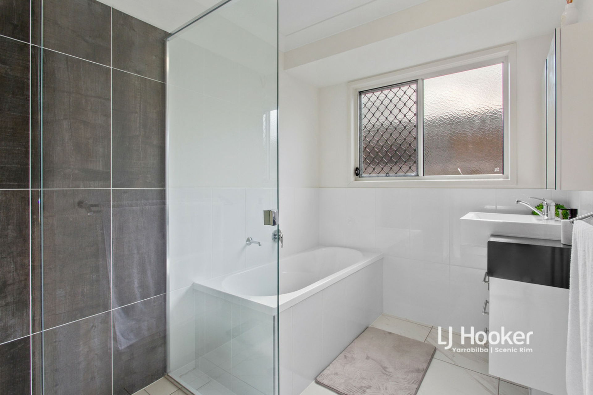 16 Olivine Circuit, YARRABILBA