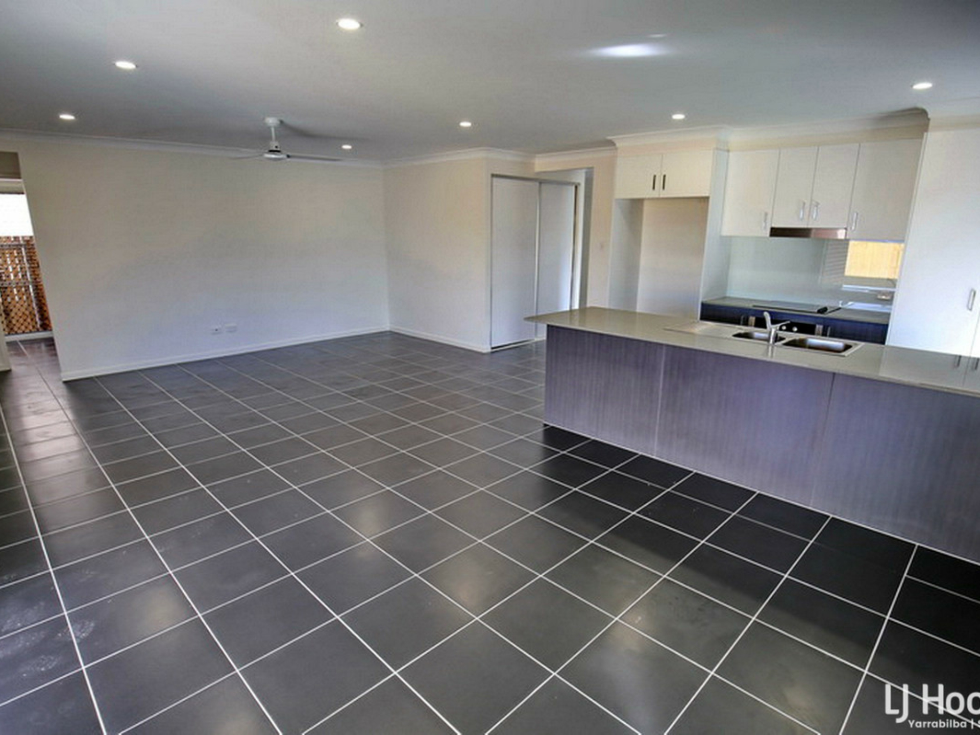 21 Darrau Avenue, YARRABILBA