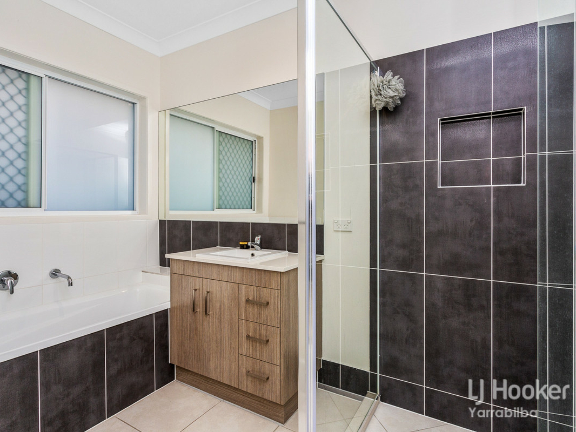 18 Potts Street, LOGAN VILLAGE