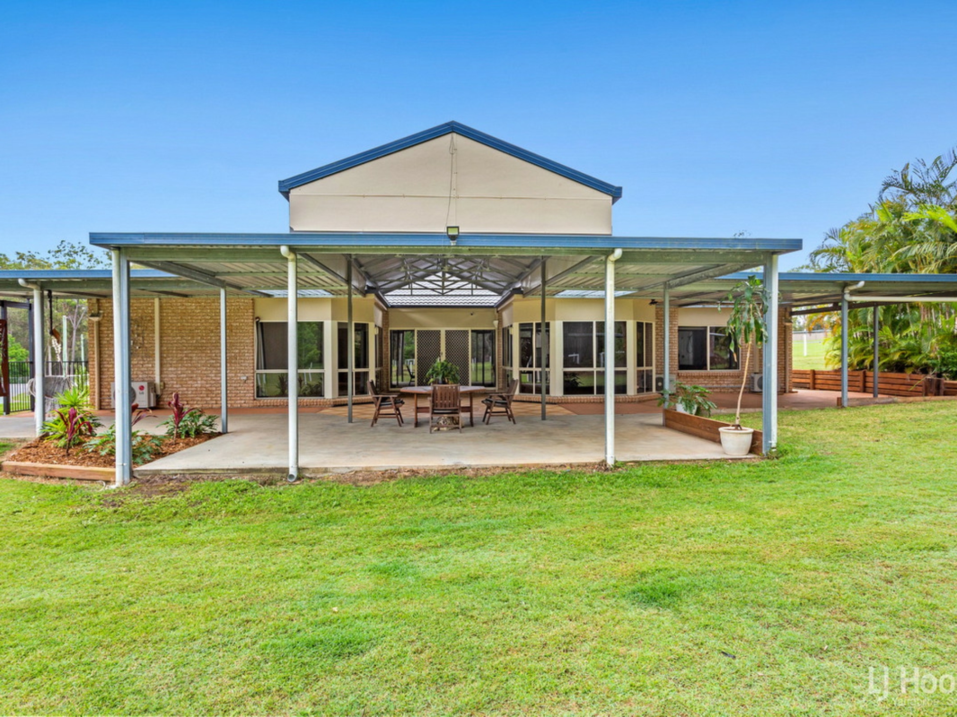 13-19 Florence Court, LOGAN VILLAGE