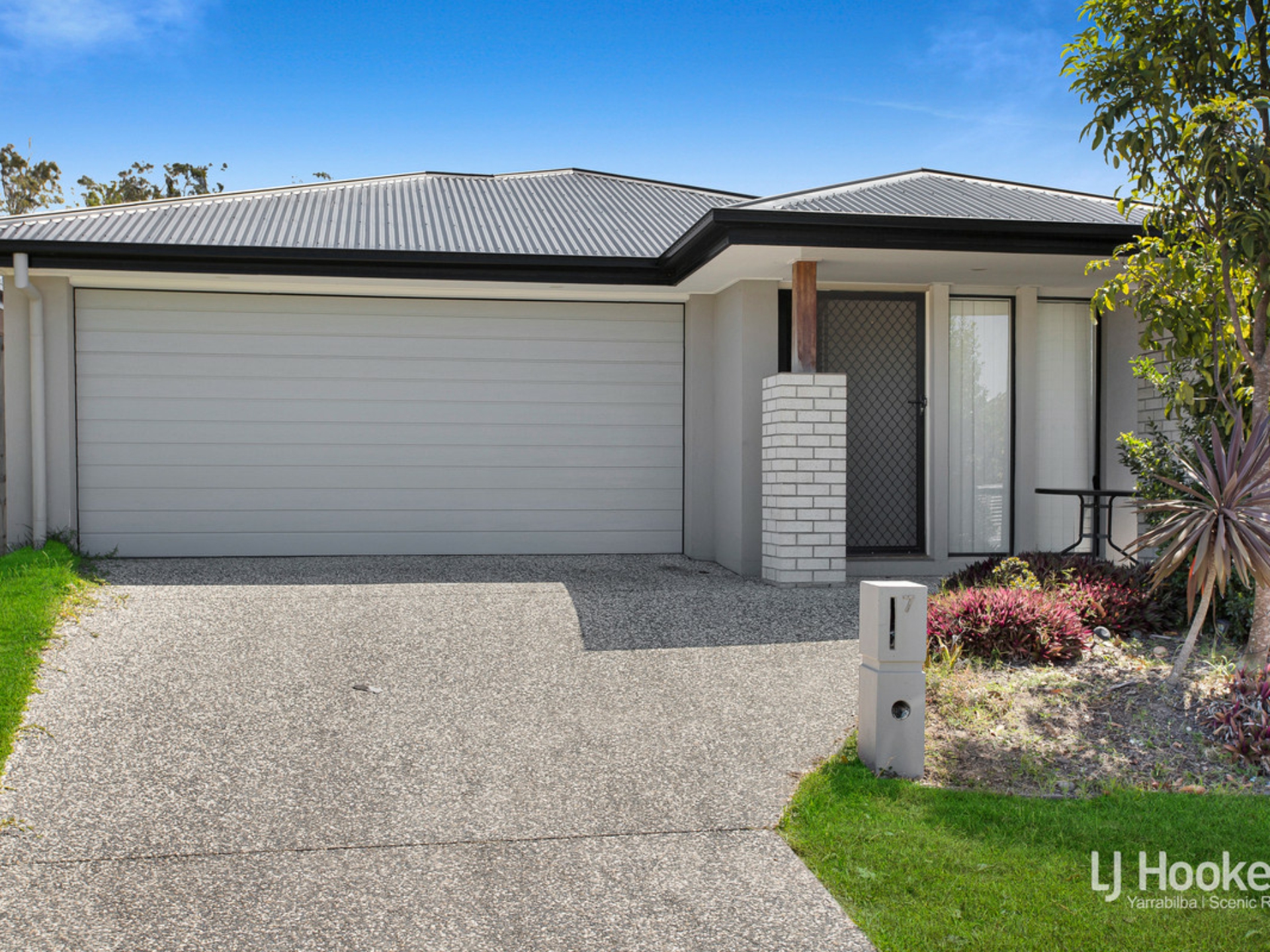 7 Dolostone Street, YARRABILBA