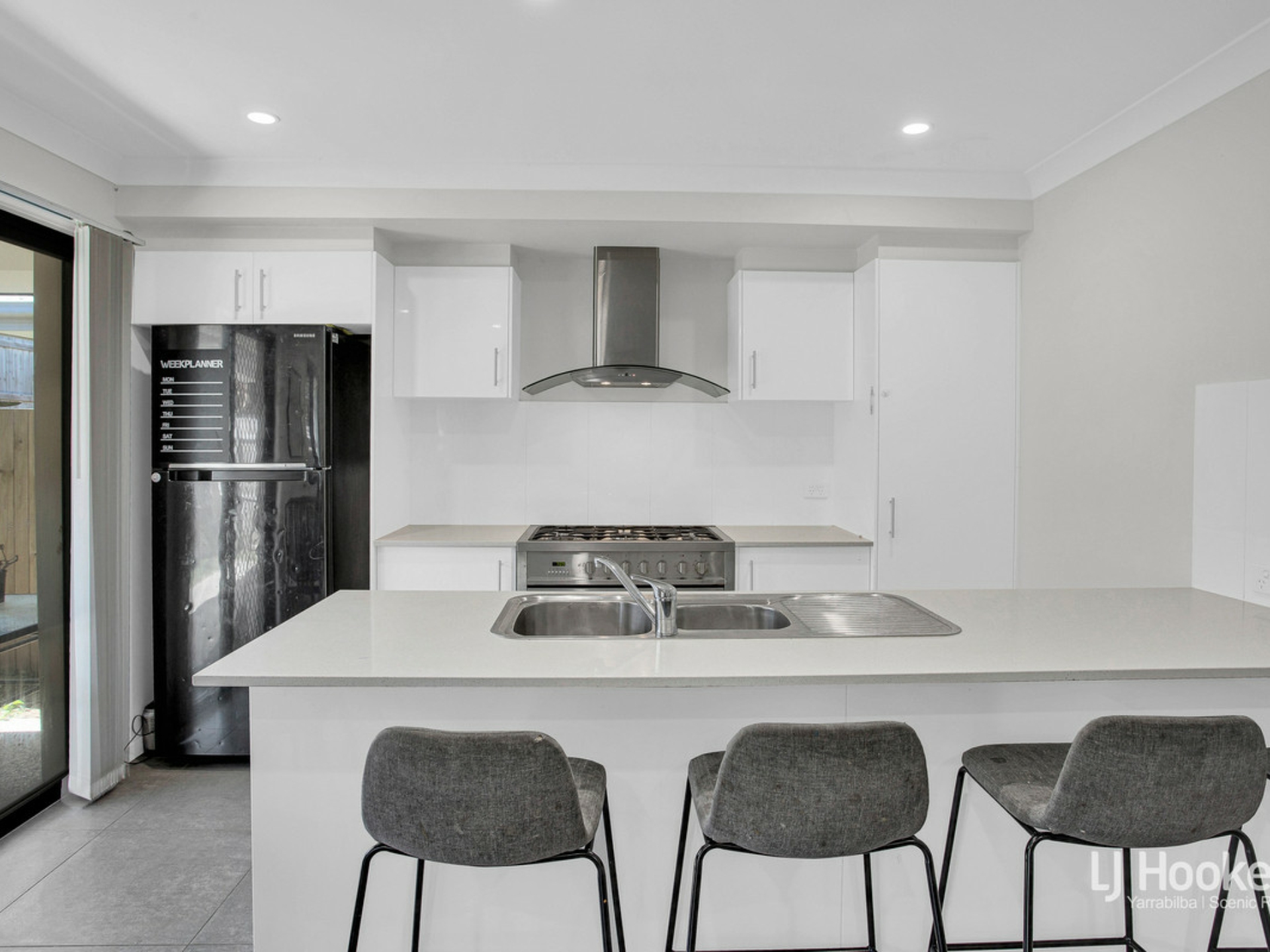 7 Dolostone Street, YARRABILBA