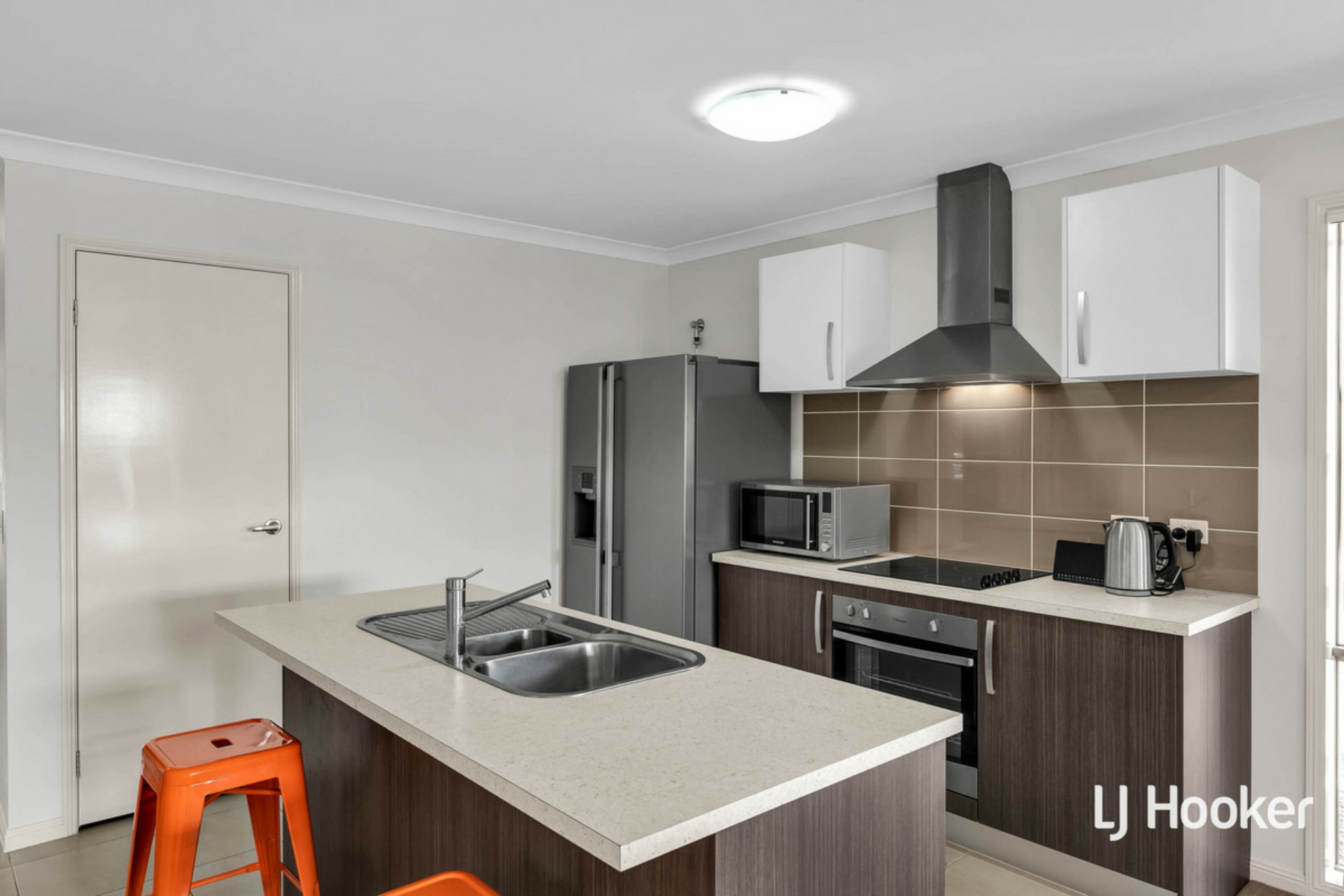 16 Travertine Avenue, Logan Reserve