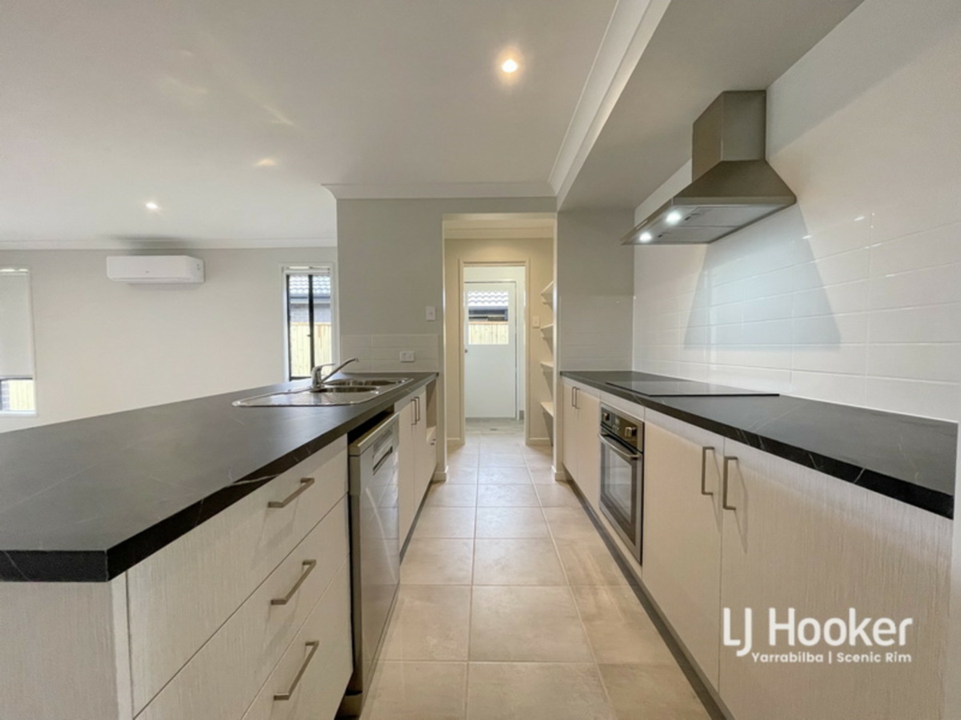 47 Snowdonia Crescent, YARRABILBA