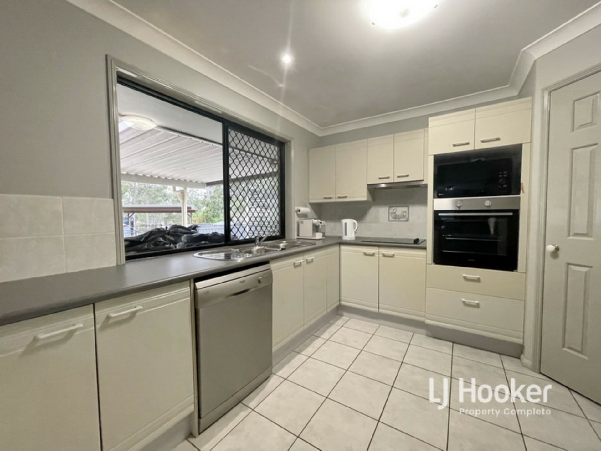 160-162 Lyon Drive, NEW BEITH
