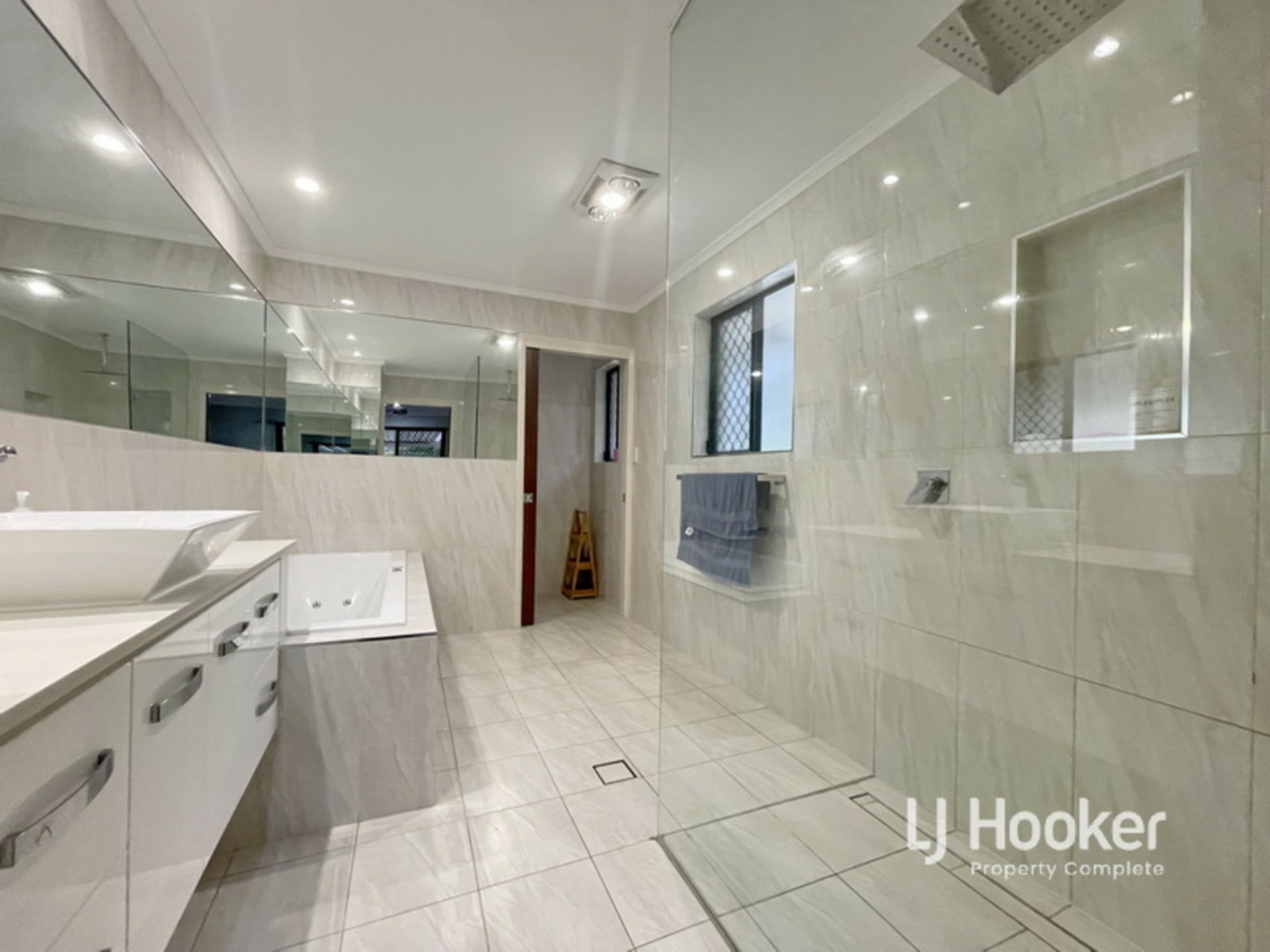 160-162 Lyon Drive, NEW BEITH