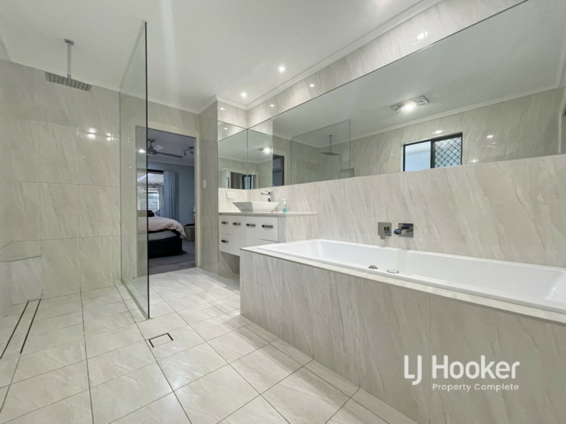 160-162 Lyon Drive, NEW BEITH