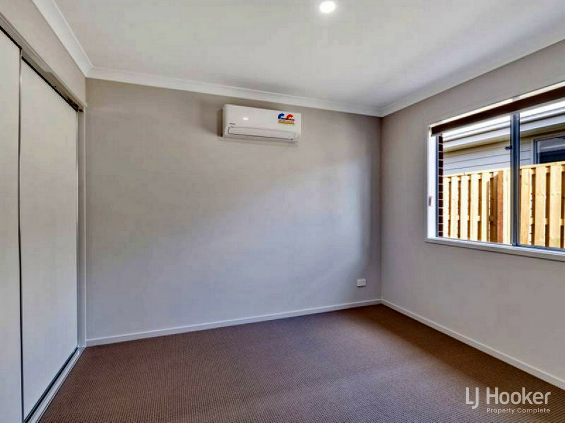 10B Miamax Place, LOGAN RESERVE