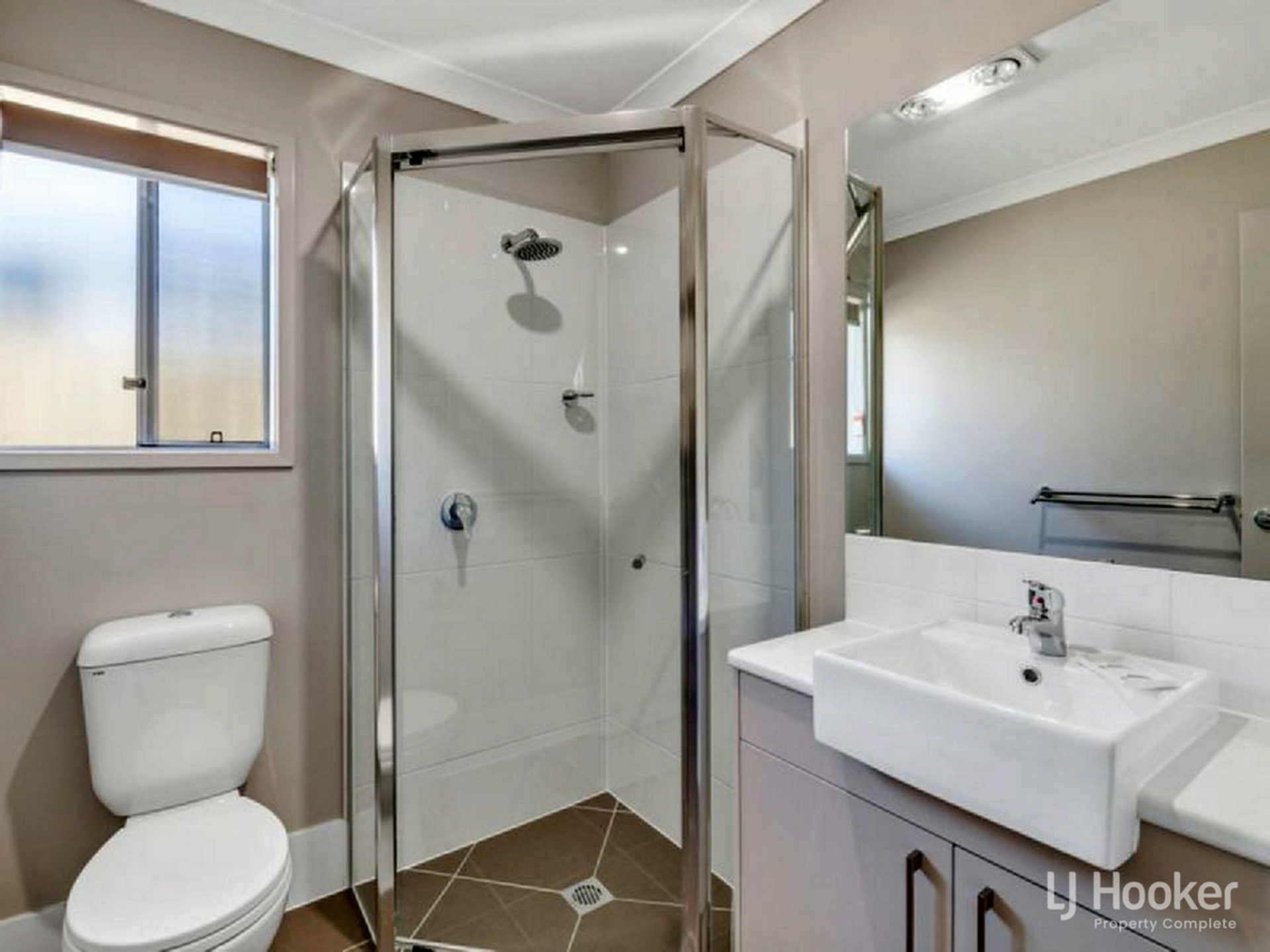 10B Miamax Place, LOGAN RESERVE