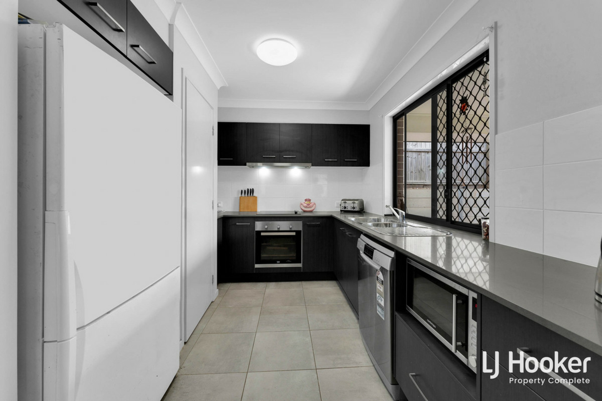 16 Dorado Street, YARRABILBA