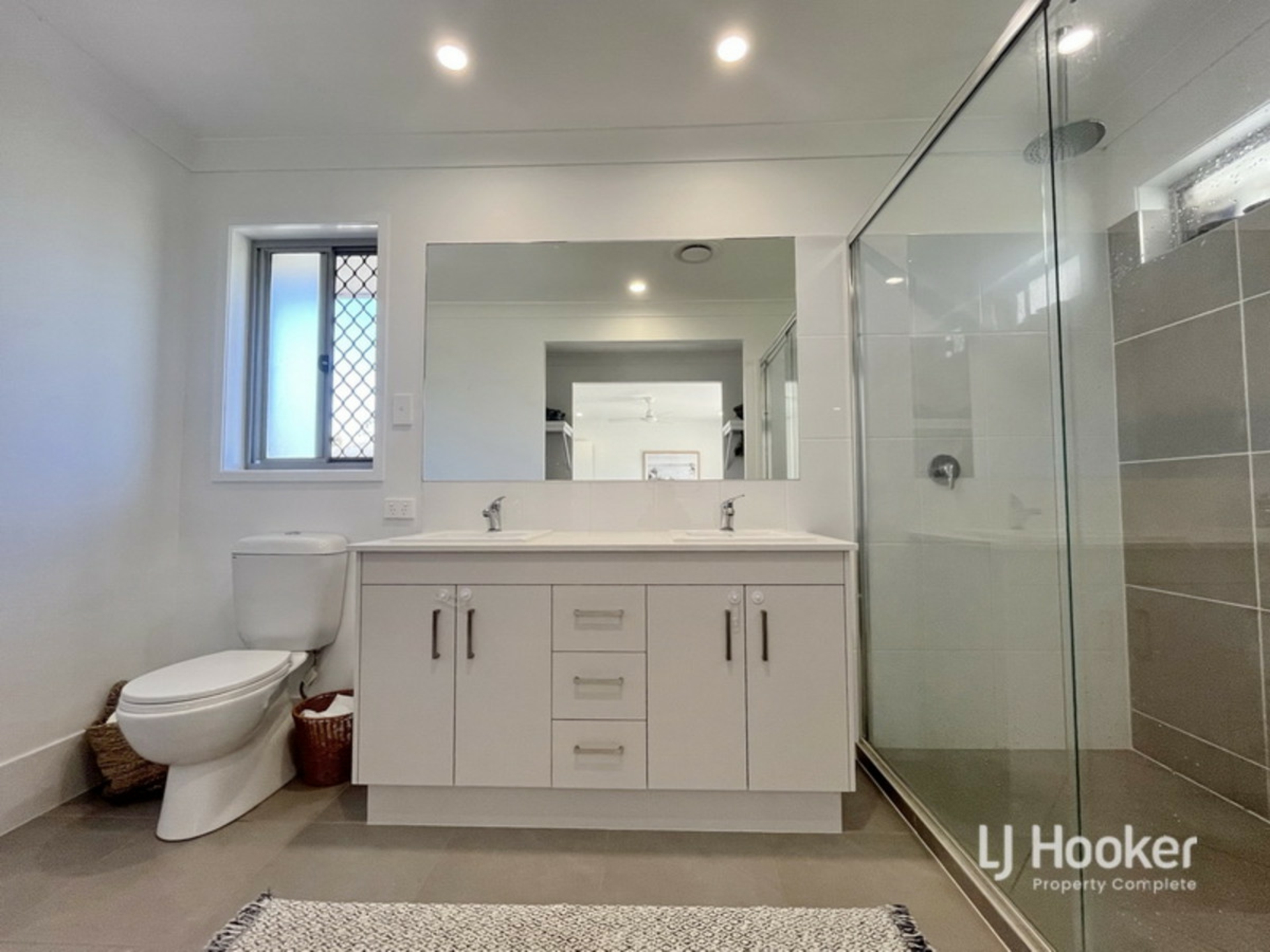 127-129 Geoff Philp Drive, LOGAN VILLAGE