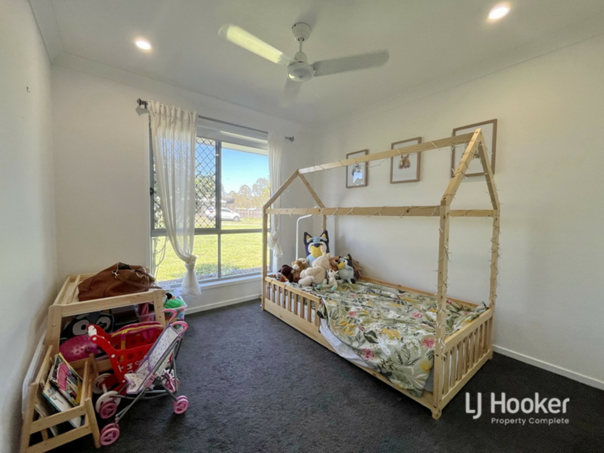 127-129 Geoff Philp Drive, LOGAN VILLAGE