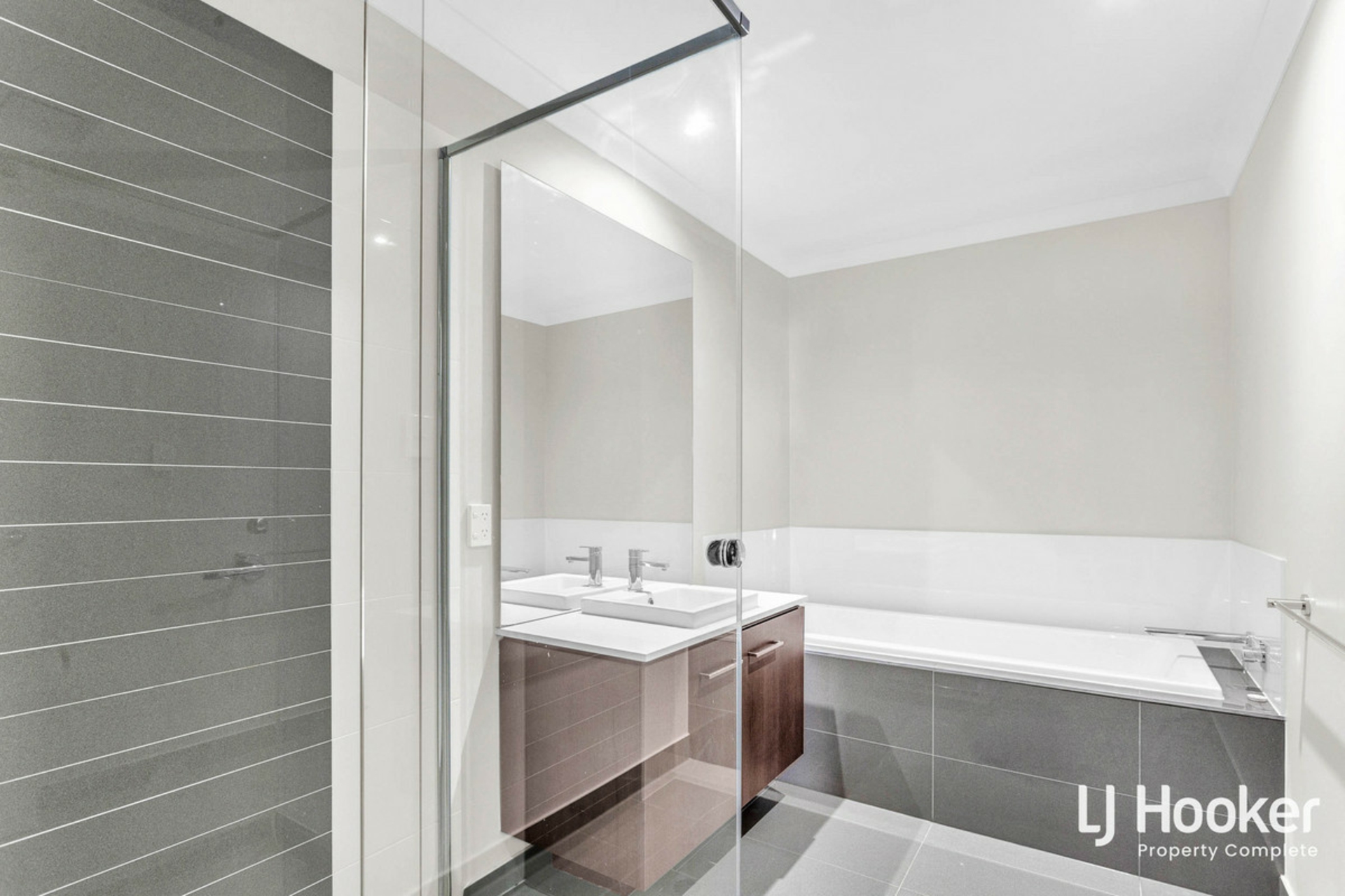 123 Summerview Avenue, YARRABILBA