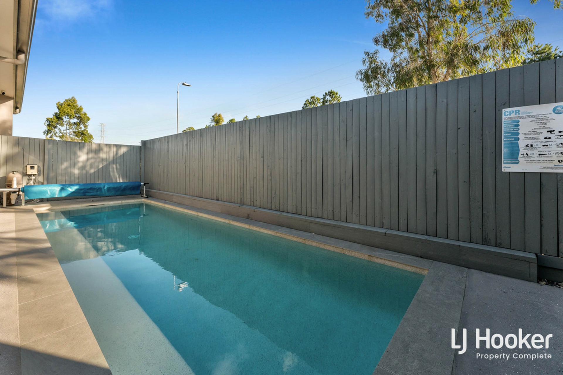 15 Tomlinson Street, YARRABILBA