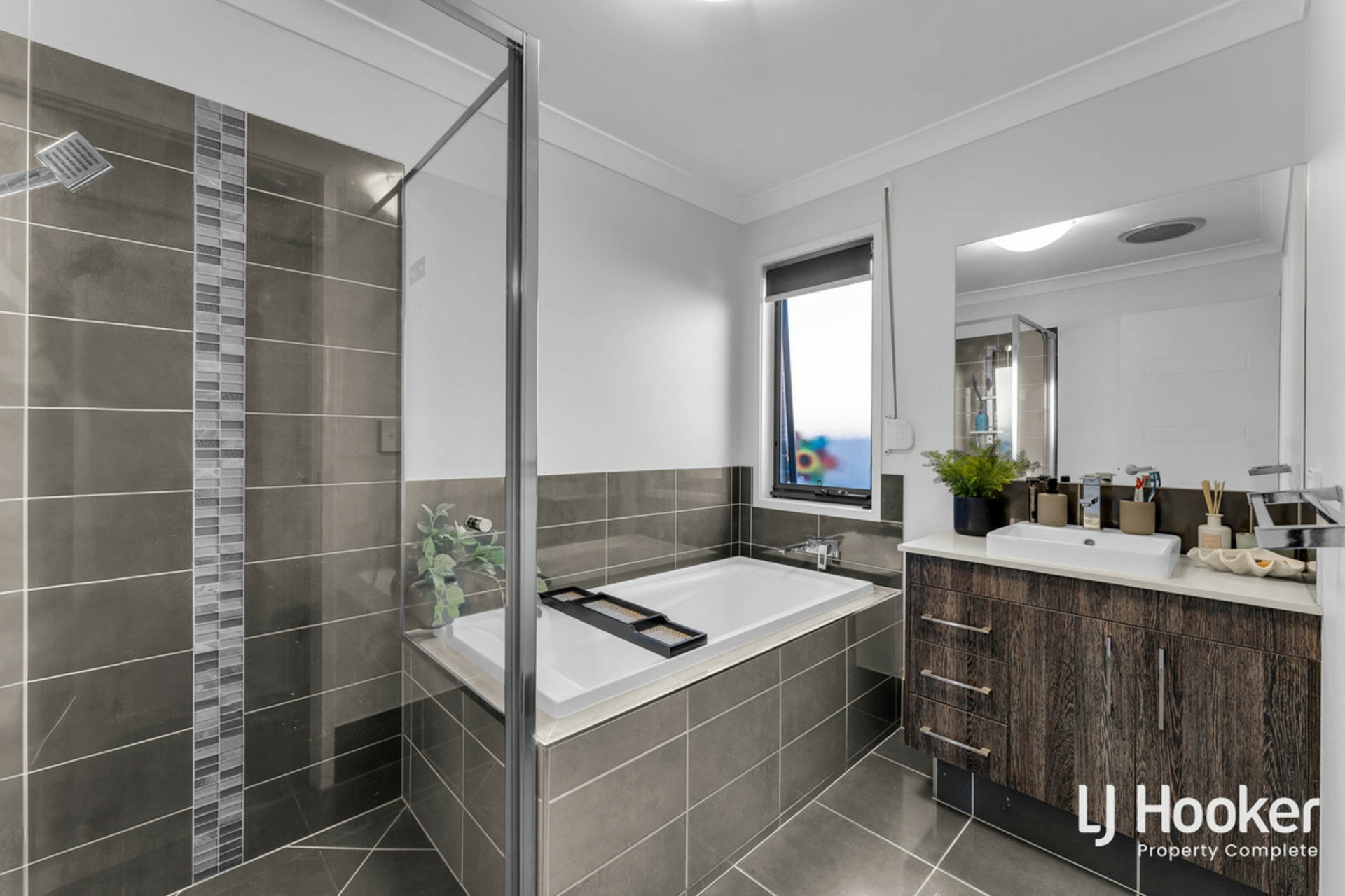 15 Tomlinson Street, YARRABILBA