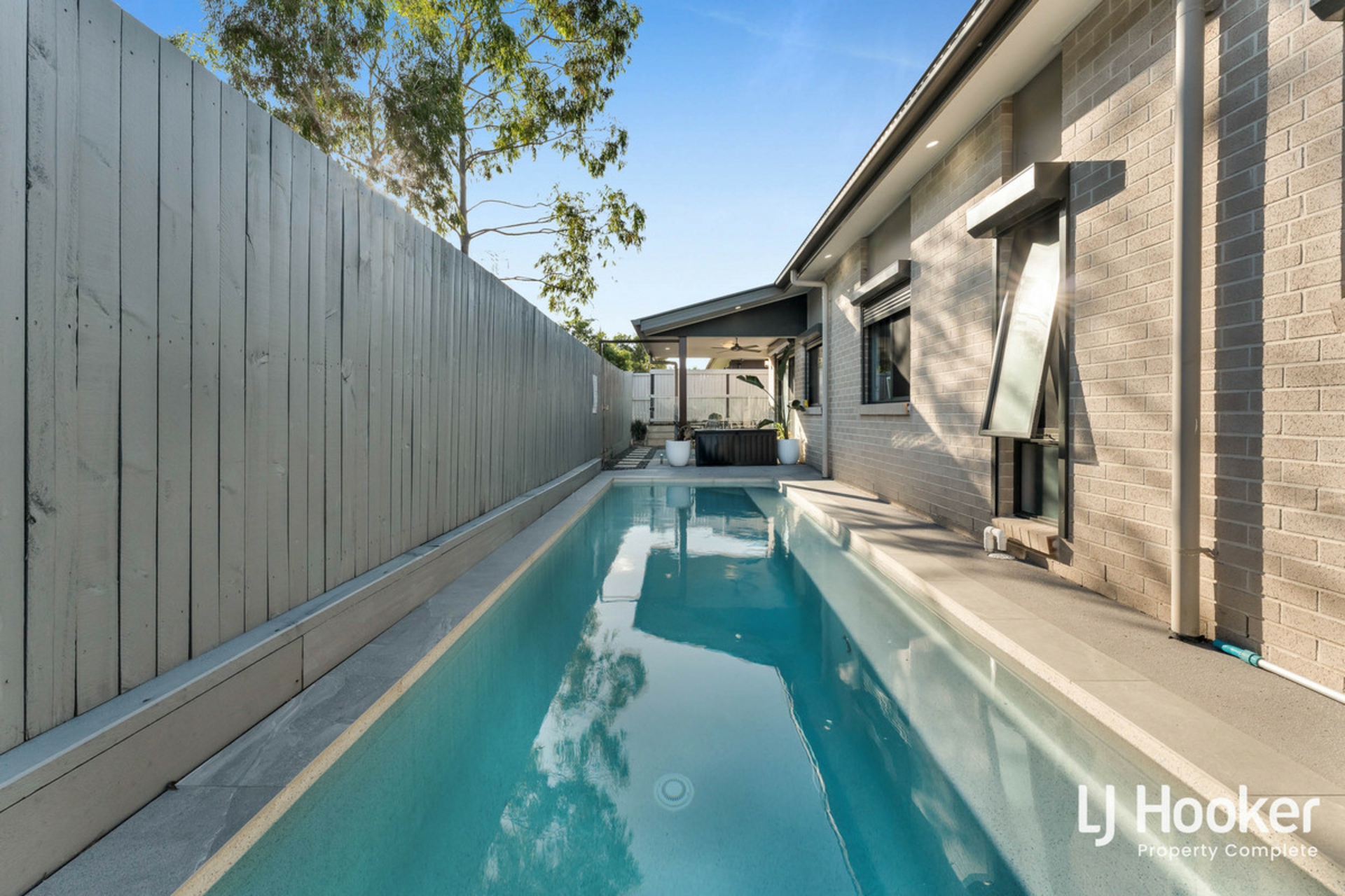 15 Tomlinson Street, YARRABILBA