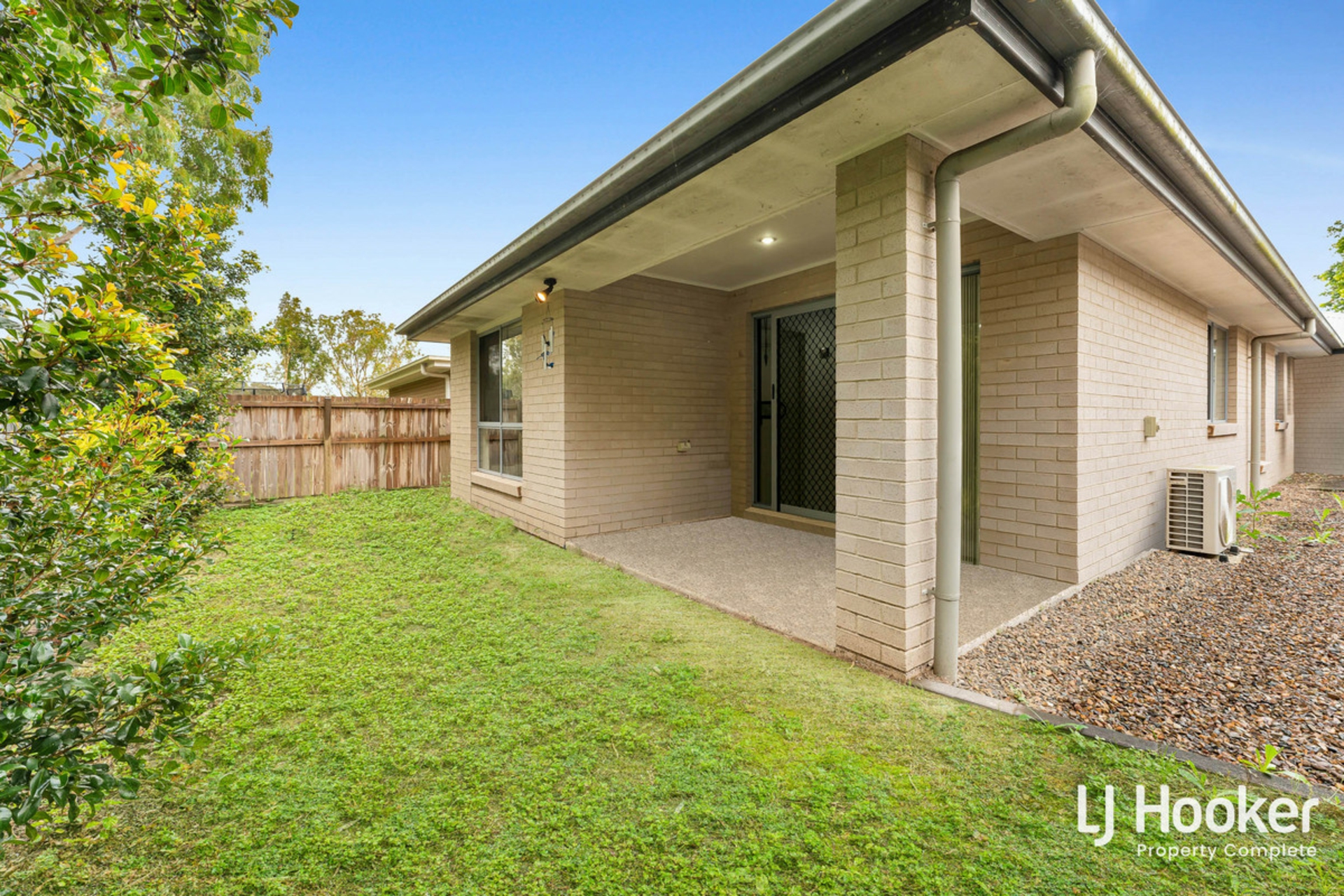 27 Walter Williams Crescent, REDBANK PLAINS