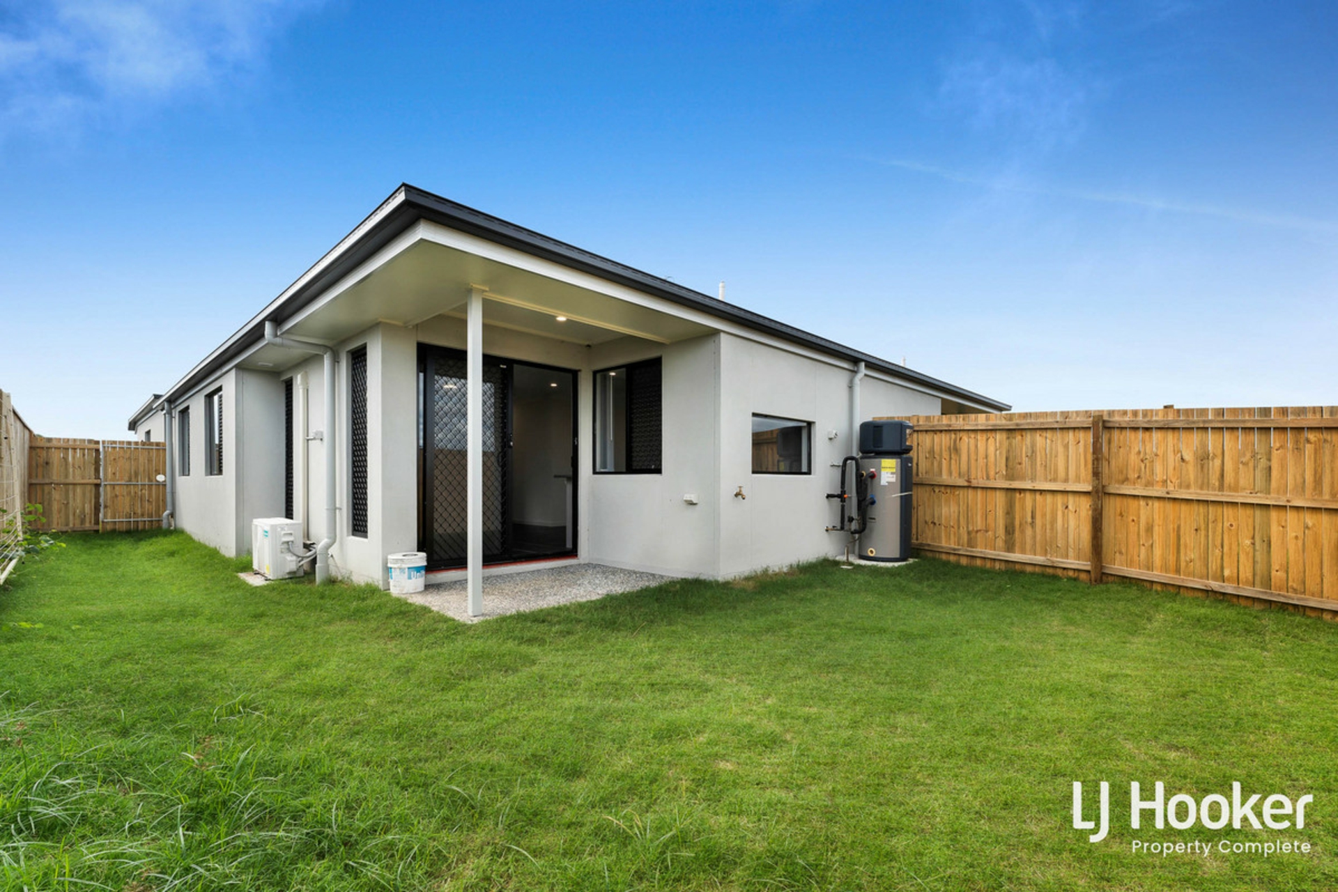 2/8 Mali Way, LOGAN VILLAGE