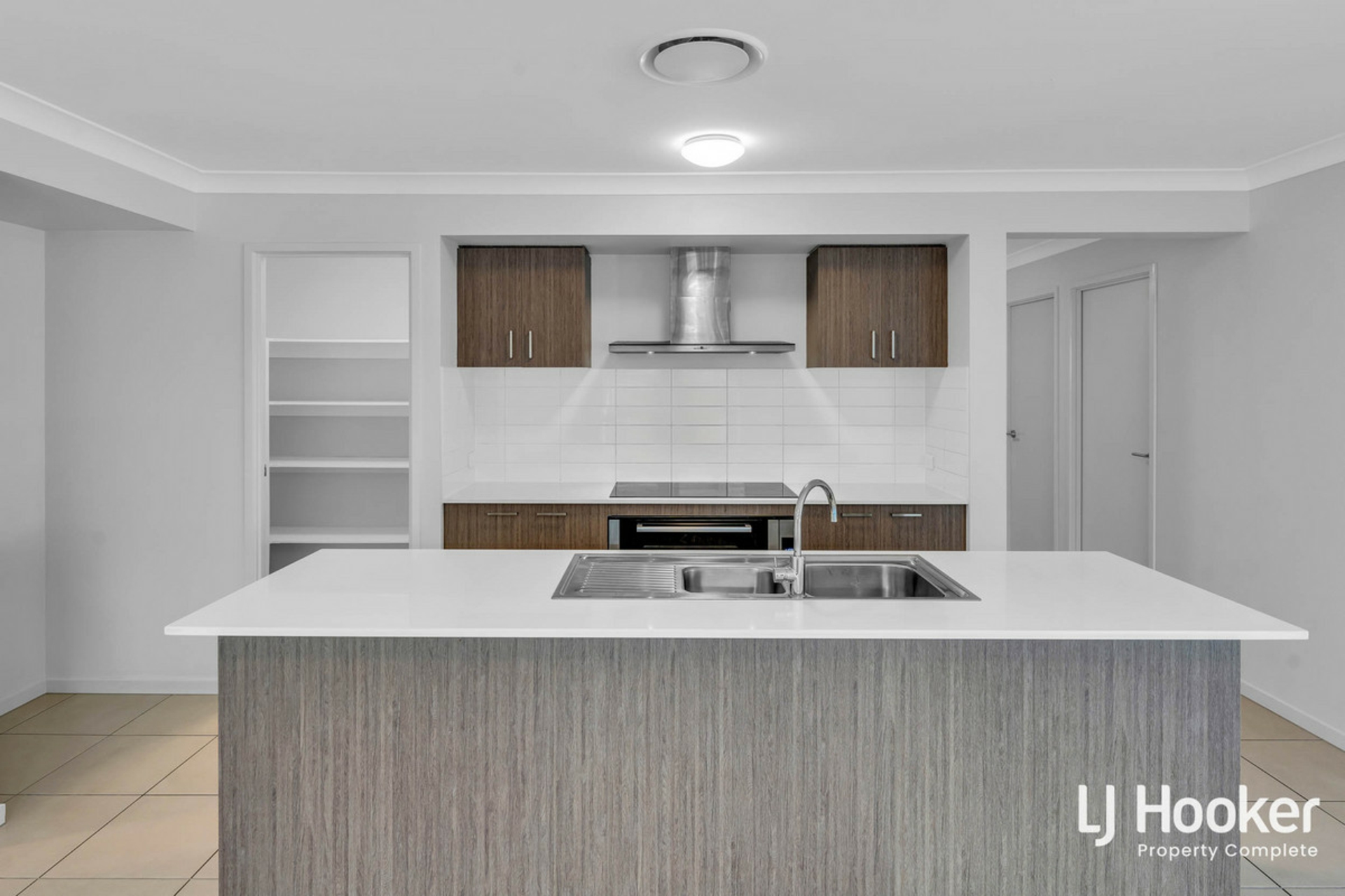 247 Killara Boulevard, LOGAN RESERVE