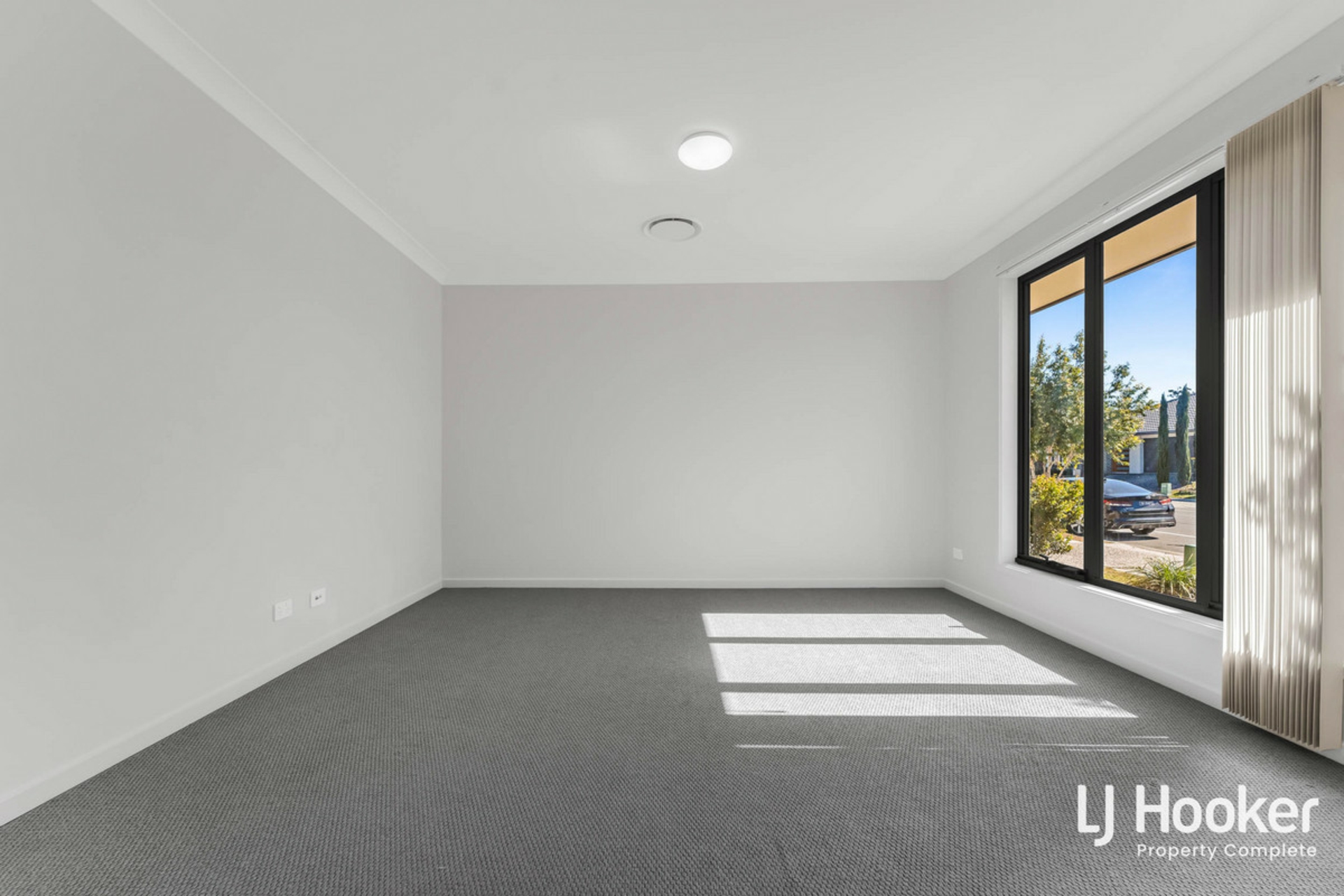 247 Killara Boulevard, LOGAN RESERVE