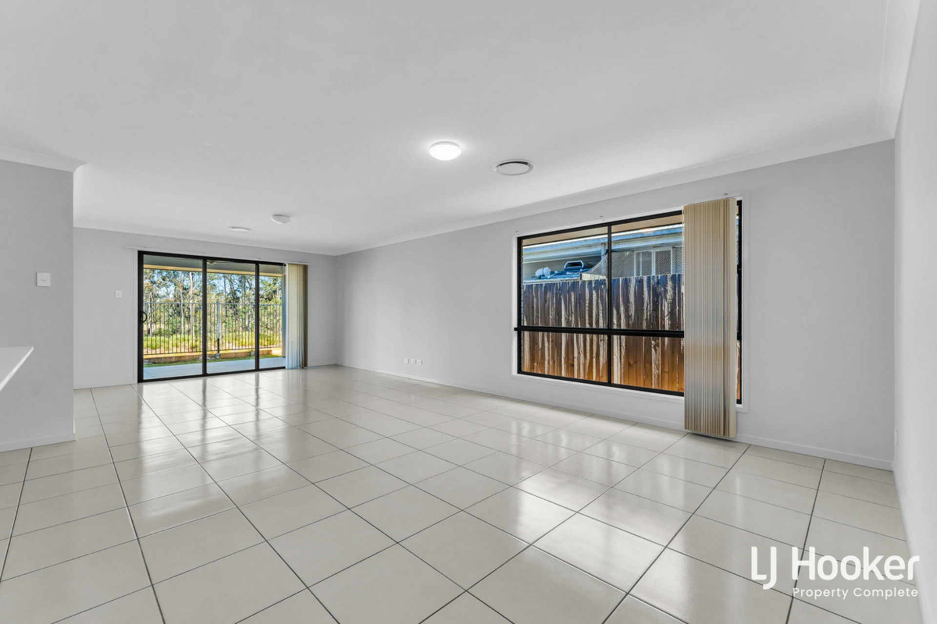 247 Killara Boulevard, LOGAN RESERVE