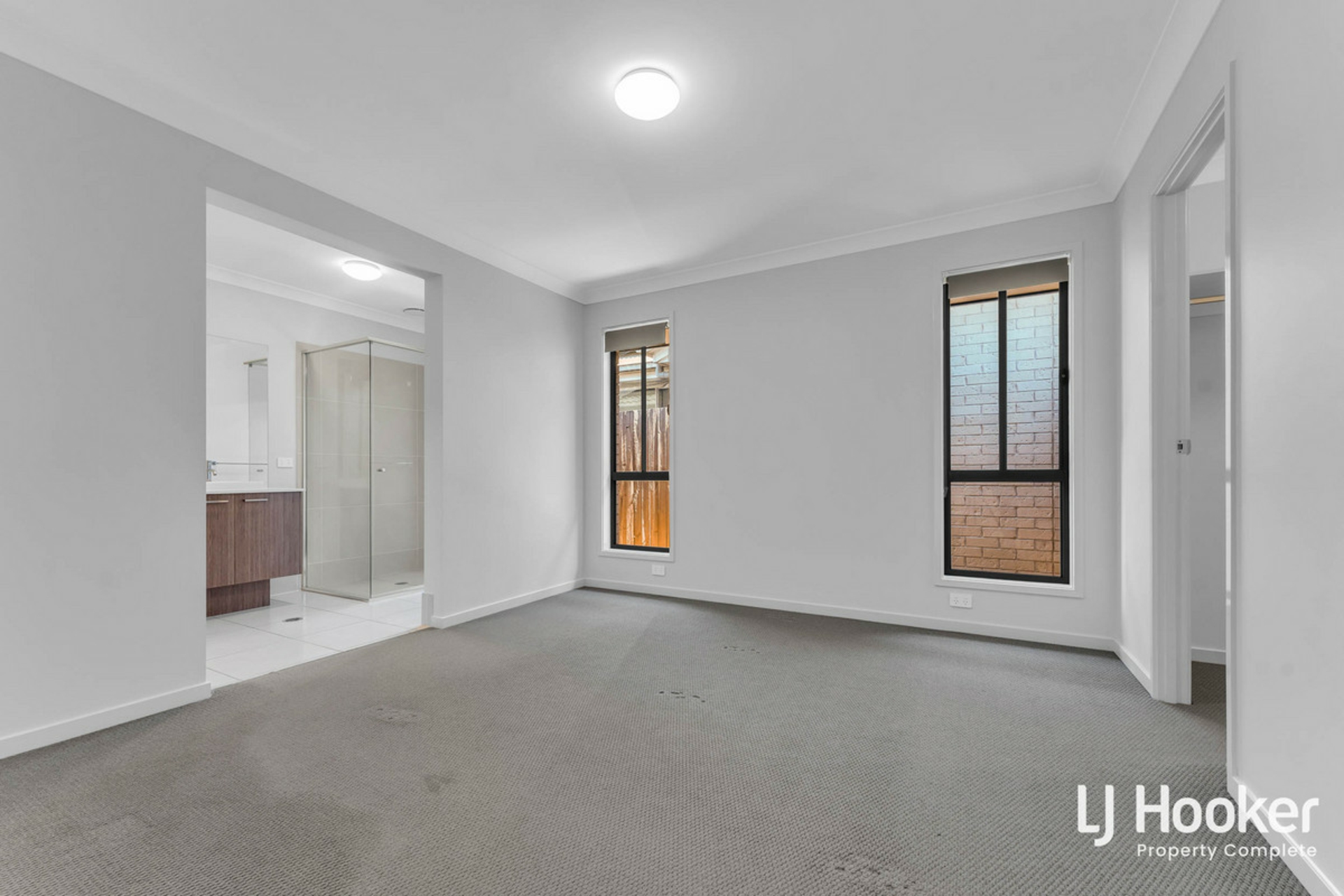 247 Killara Boulevard, LOGAN RESERVE