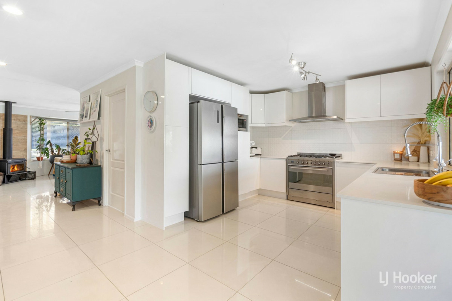 16 Duesbury Crescent, EDENS LANDING