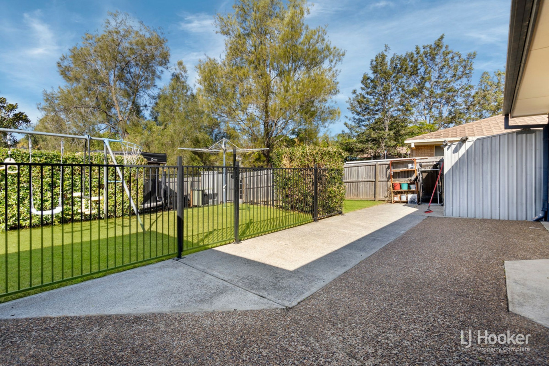 16 Duesbury Crescent, EDENS LANDING