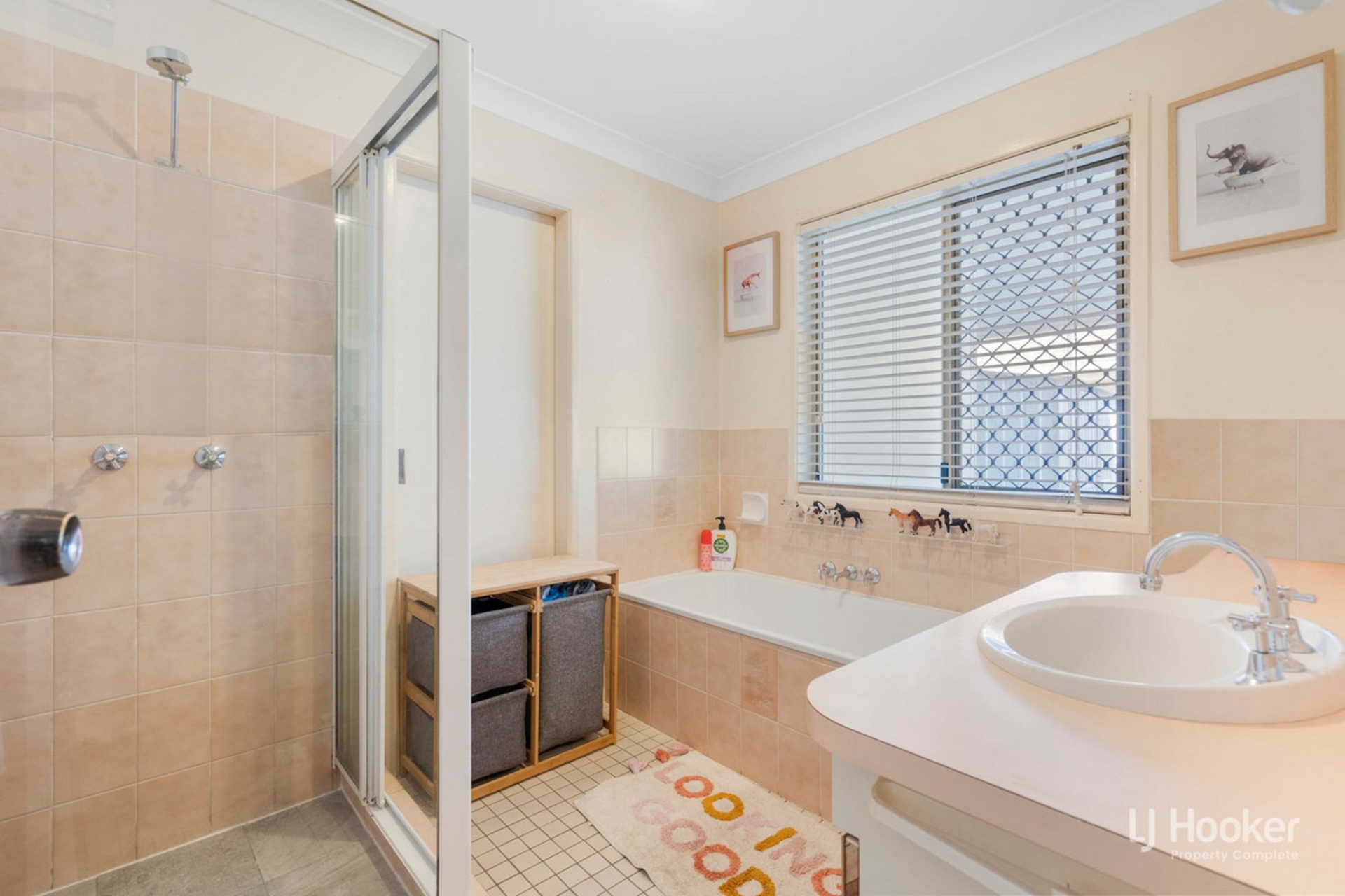 16 Duesbury Crescent, EDENS LANDING