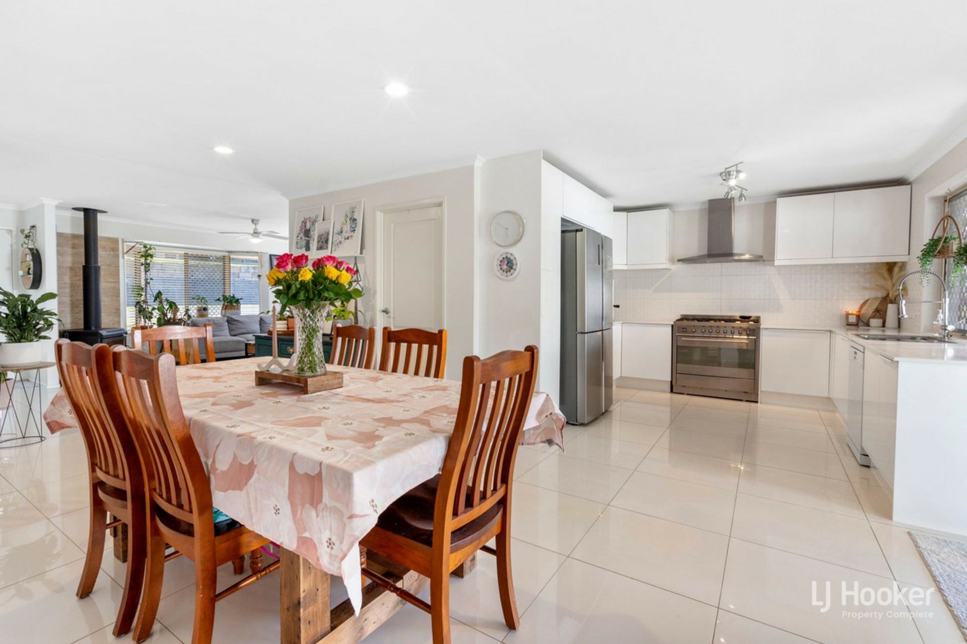 16 Duesbury Crescent, EDENS LANDING
