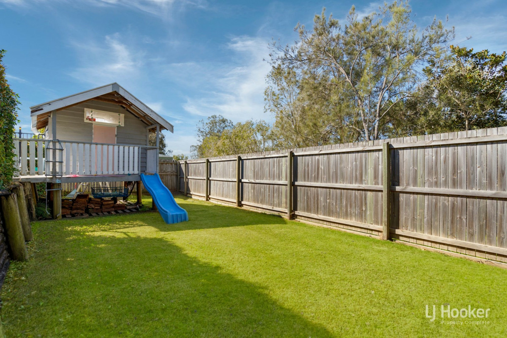 16 Duesbury Crescent, EDENS LANDING