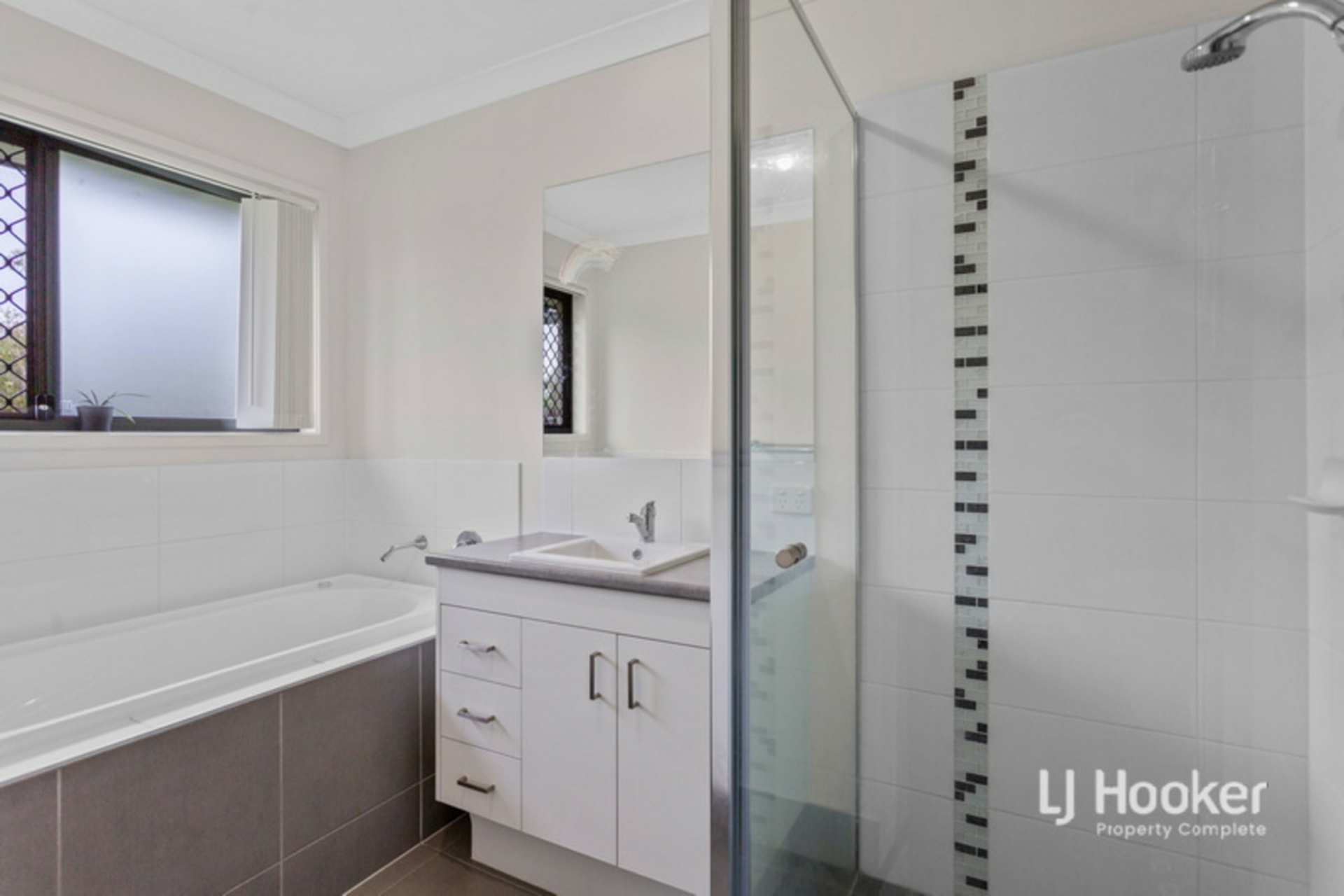16 Leland Street, YARRABILBA