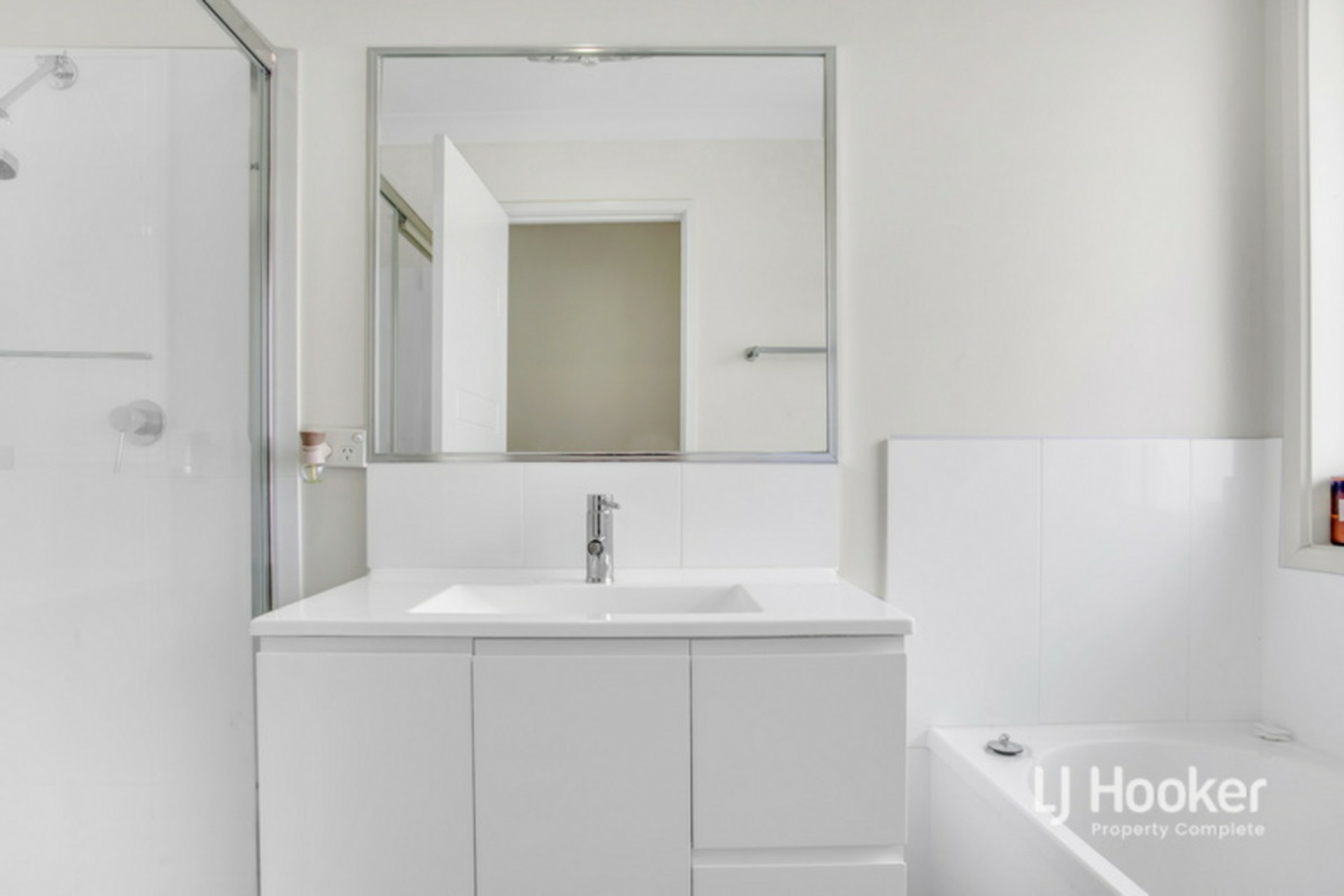 18 Bailey Street, YARRABILBA