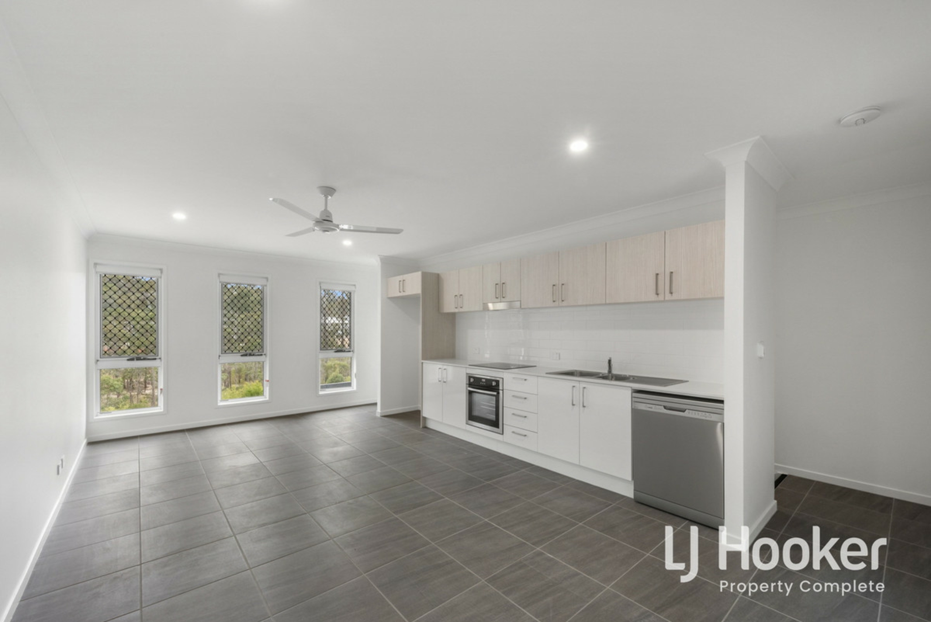 14 Moreton Crescent, YARRABILBA