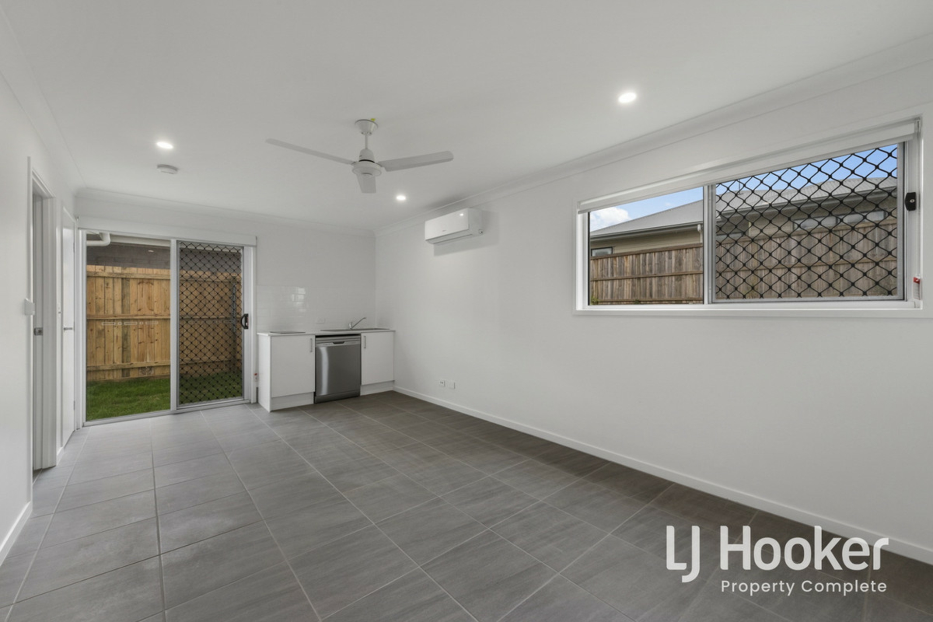 14 Moreton Crescent, YARRABILBA