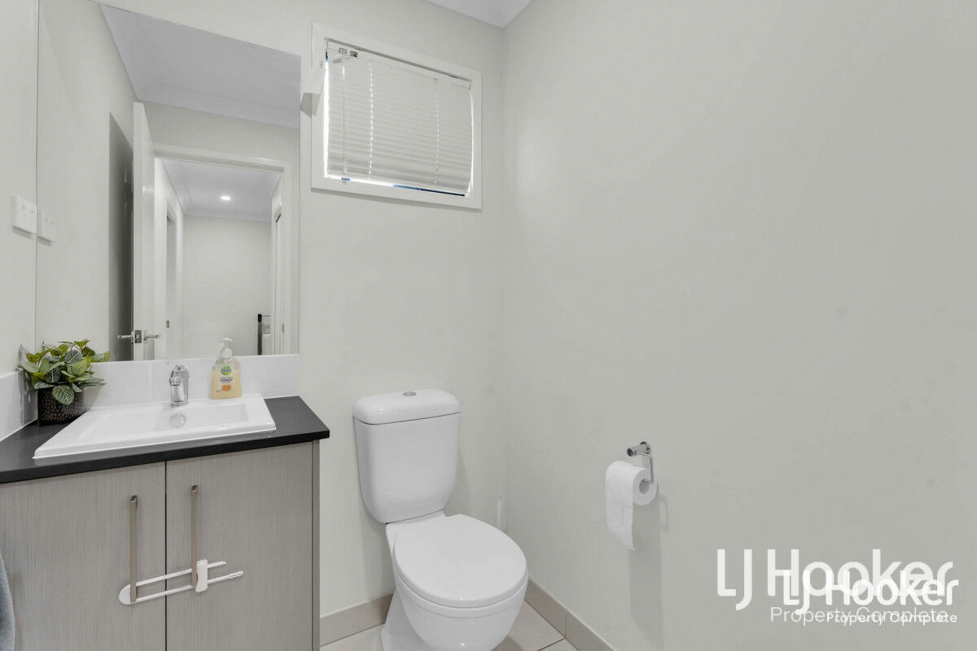1/8 Highlands Street, YARRABILBA