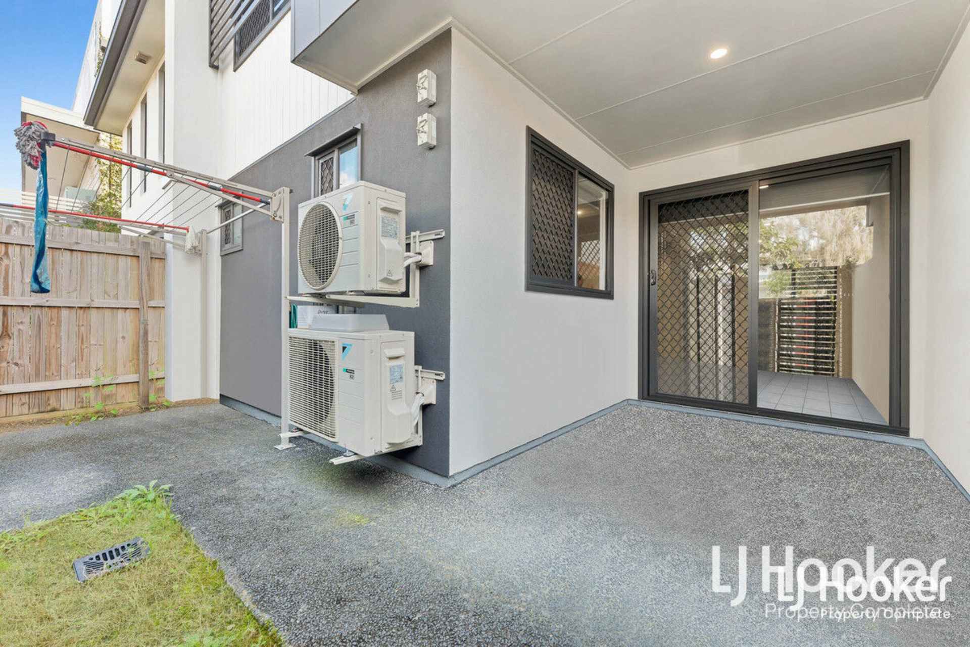 1/8 Highlands Street, YARRABILBA