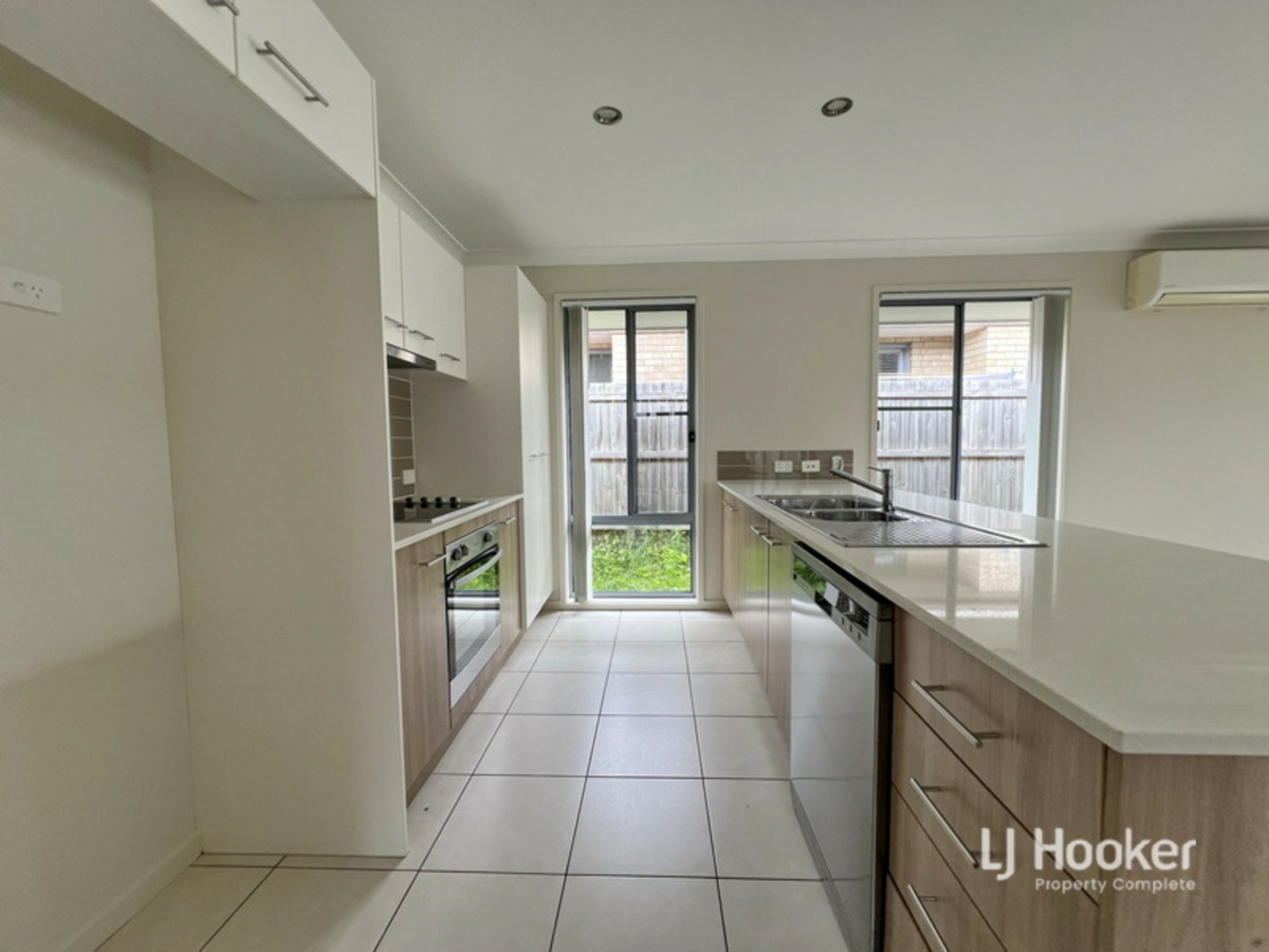 33 Malachite Drive, LOGAN RESERVE