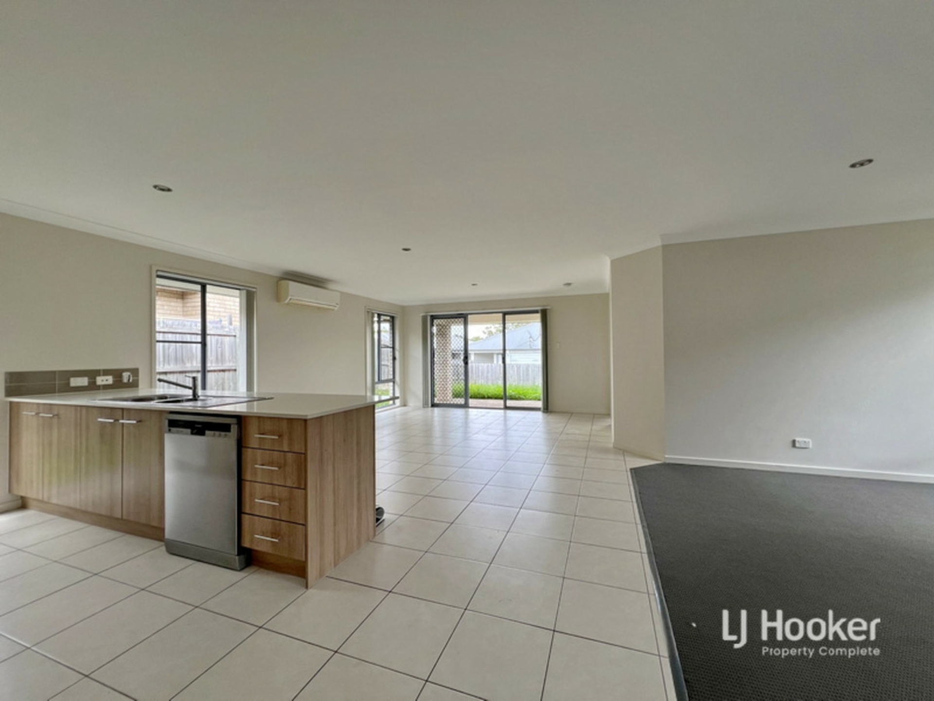 33 Malachite Drive, LOGAN RESERVE