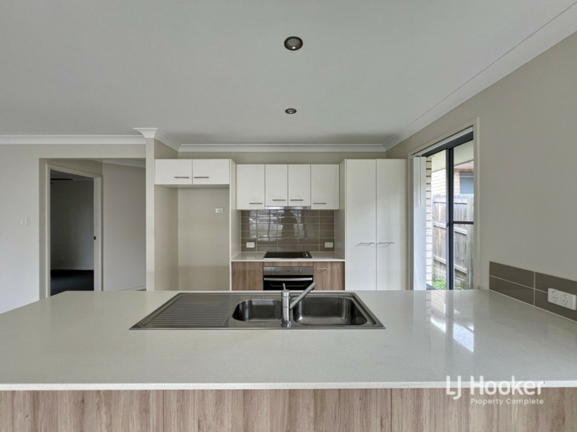 33 Malachite Drive, LOGAN RESERVE
