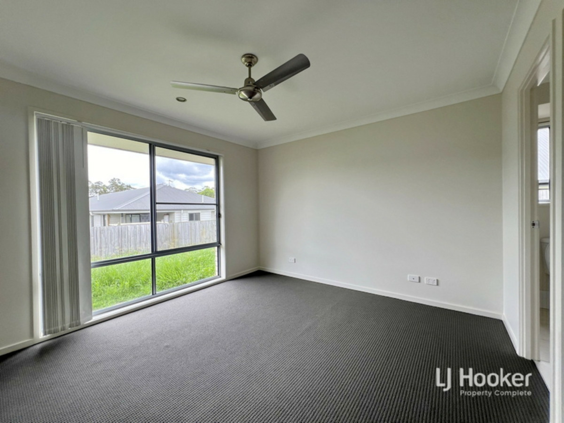 33 Malachite Drive, LOGAN RESERVE