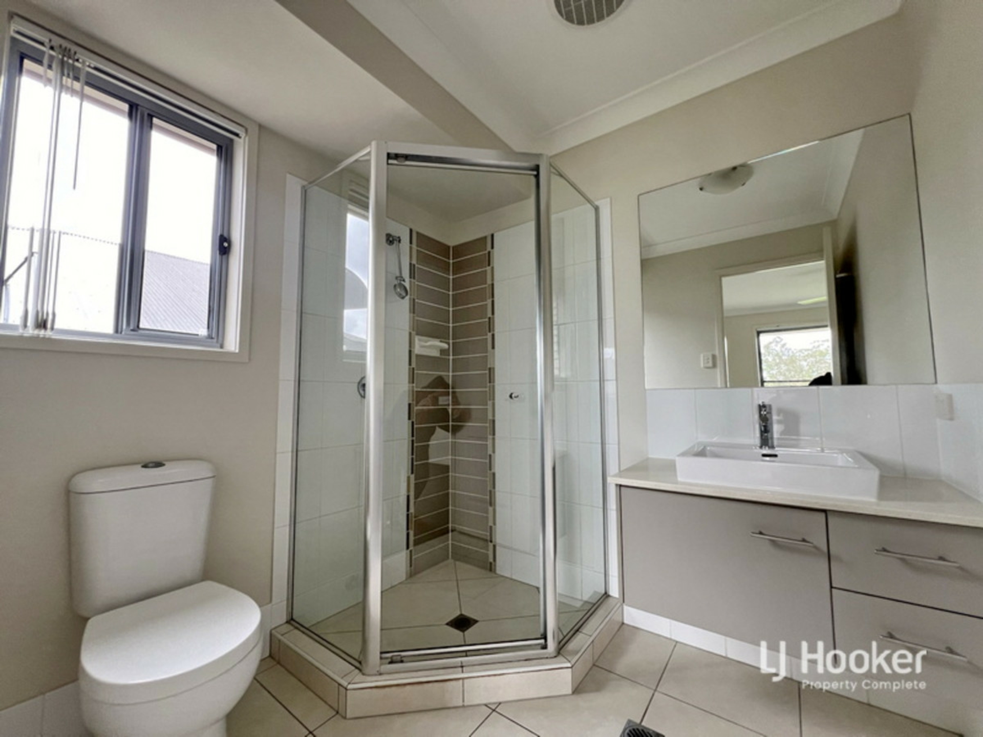 33 Malachite Drive, LOGAN RESERVE