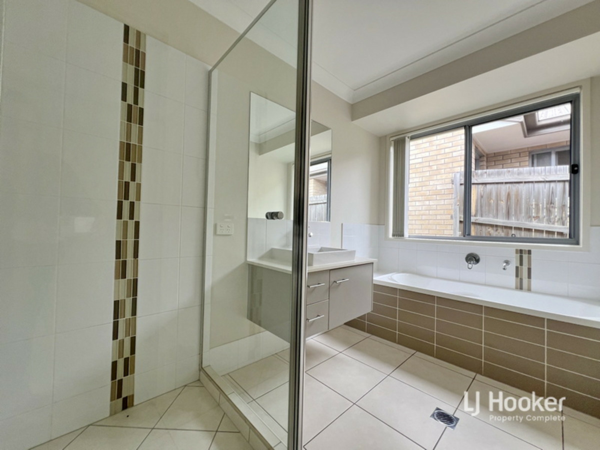 33 Malachite Drive, LOGAN RESERVE