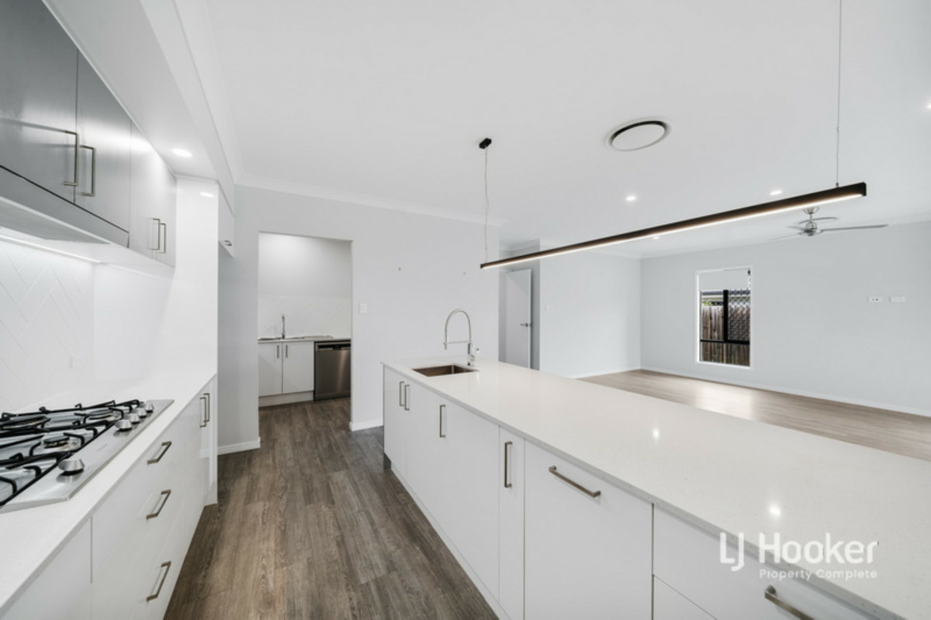 126 Mckinnon Drive, YARRABILBA