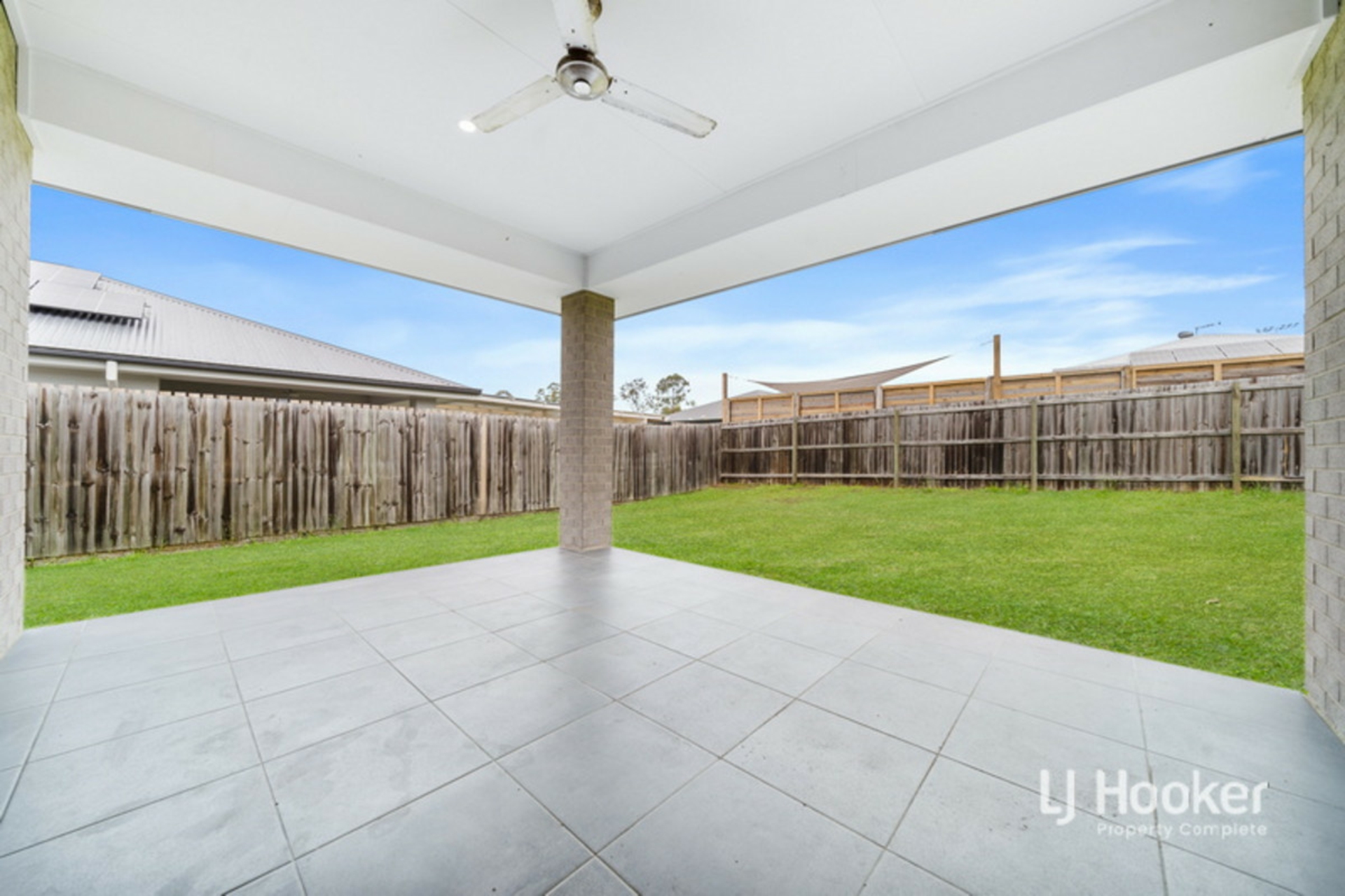 126 Mckinnon Drive, YARRABILBA