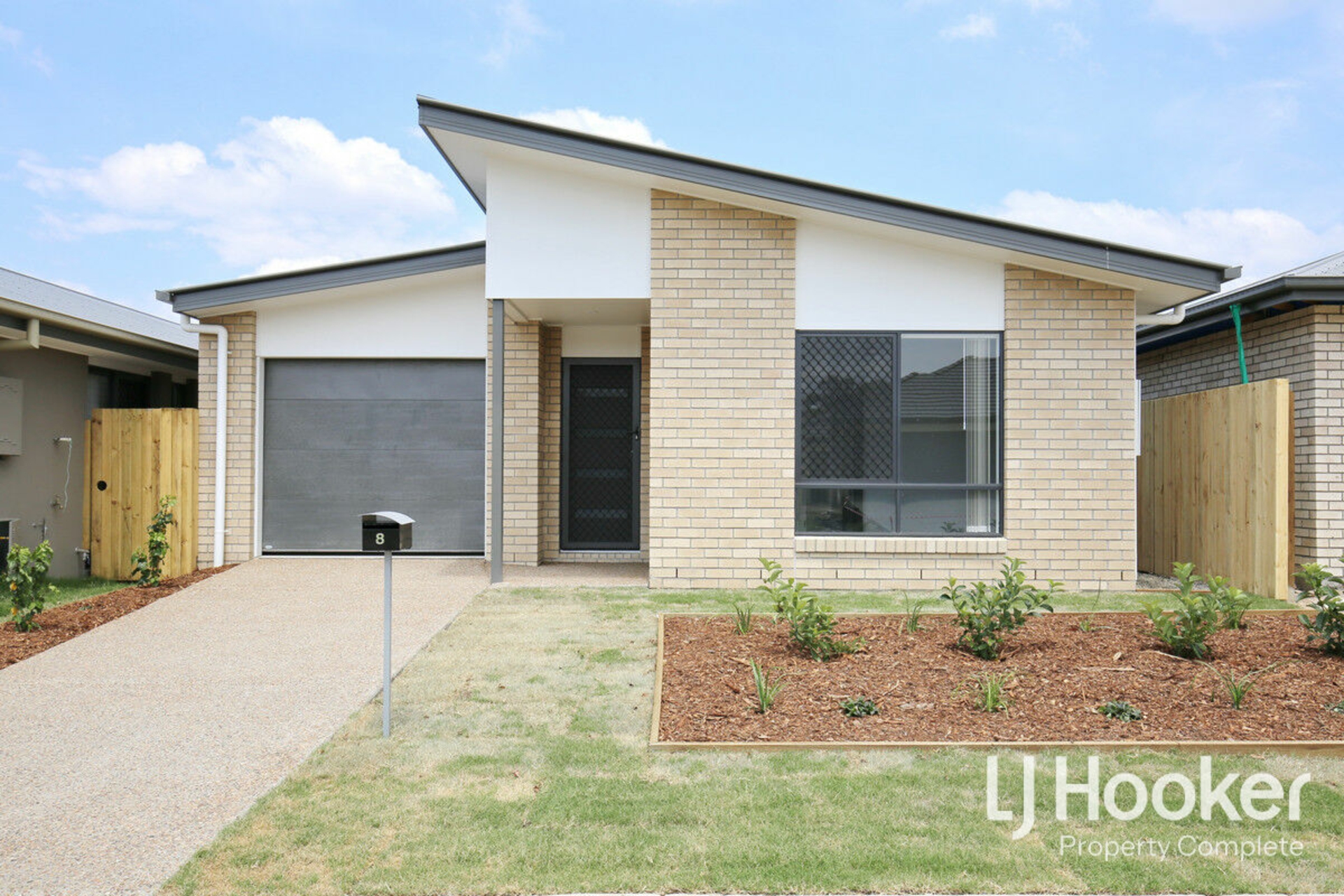 8 Hiddenvale Circuit, YARRABILBA